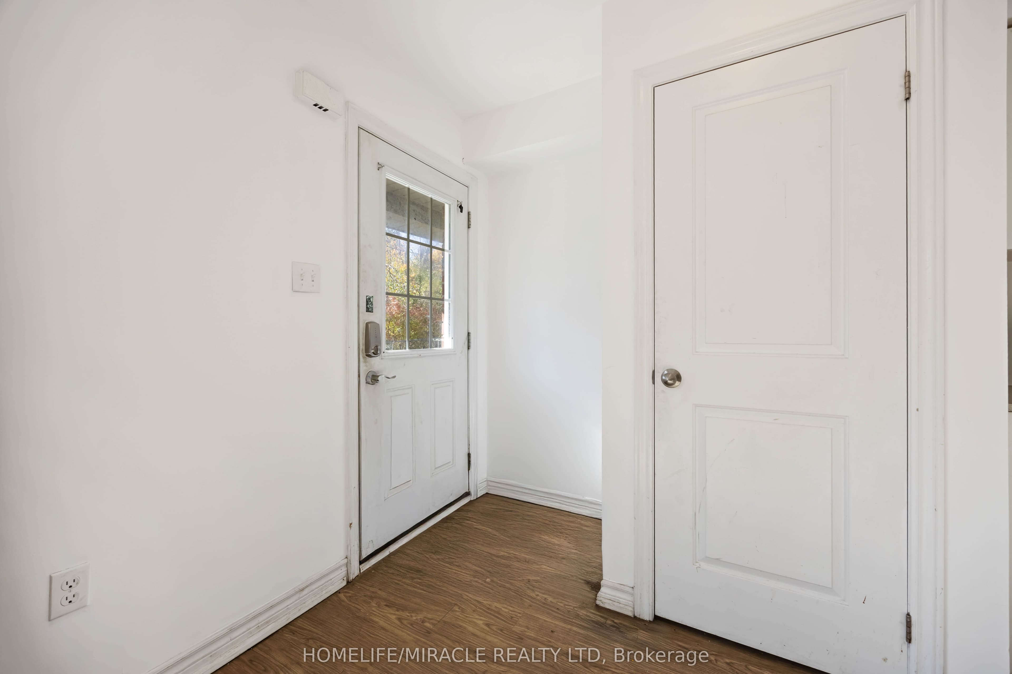 244 Penetanguishene Road #11 — photograph 4
