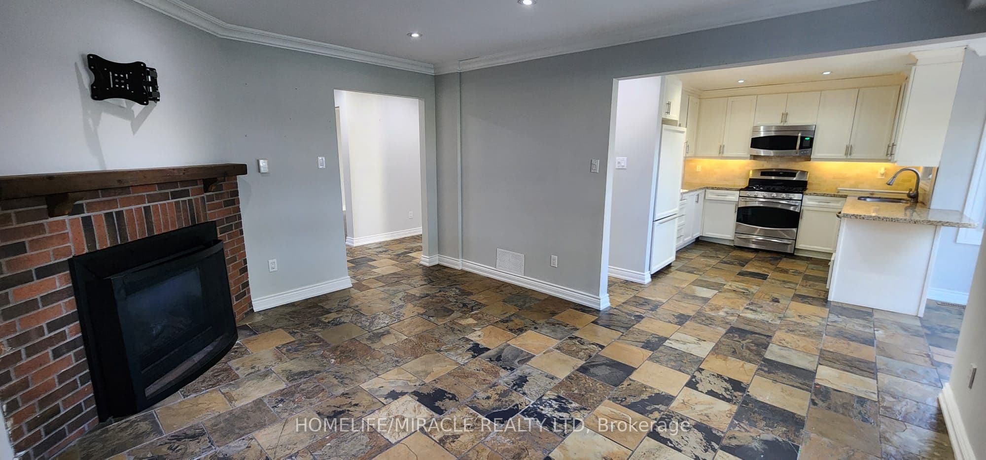 264 Wright Crescent — photograph 4