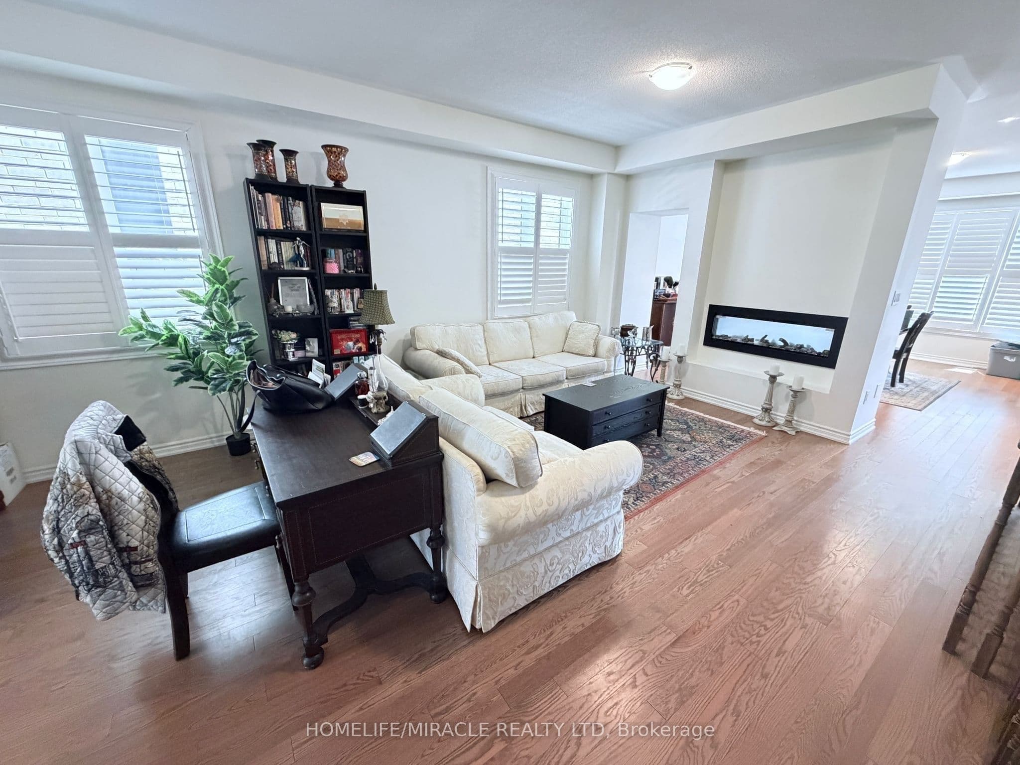 1195 Plymouth Drive — photograph 4