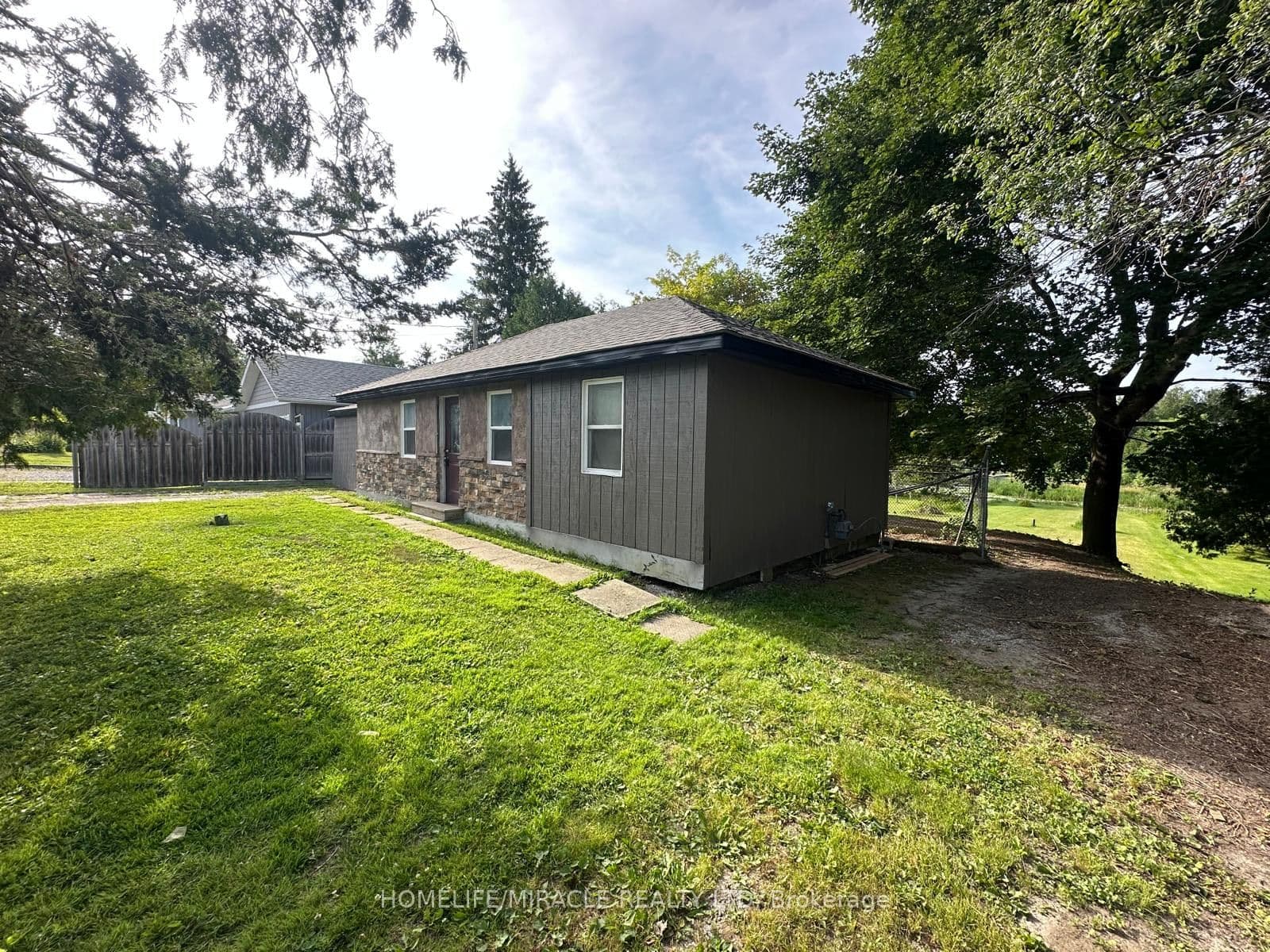 164 RIVERBANK Drive — featured photograph