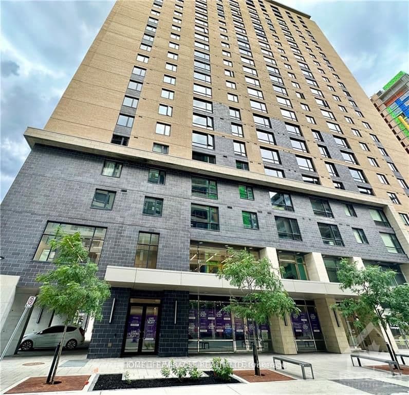 105 Champagne Avenue #1610 — photograph 2
