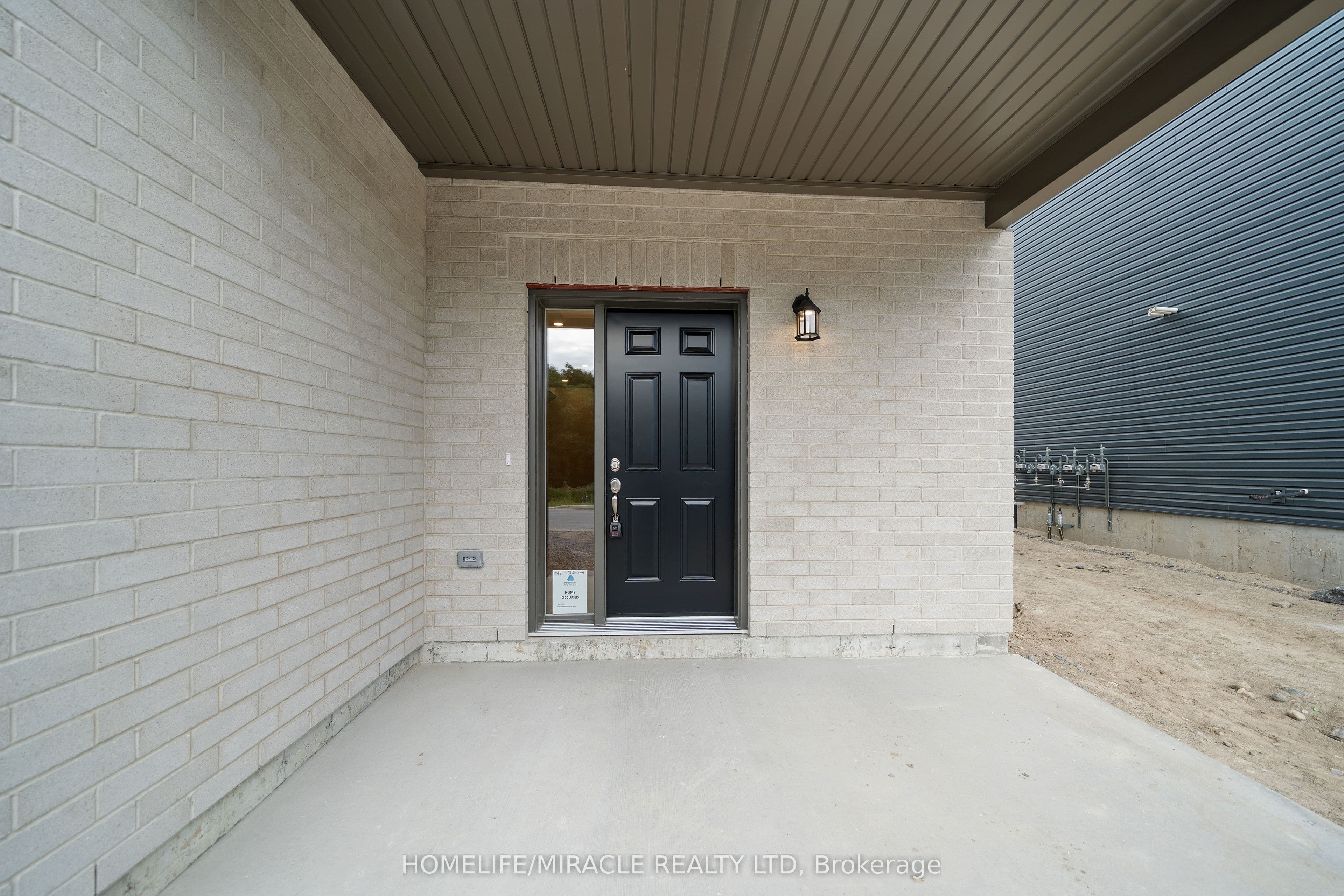 93 Buchanan Avenue — photograph 3