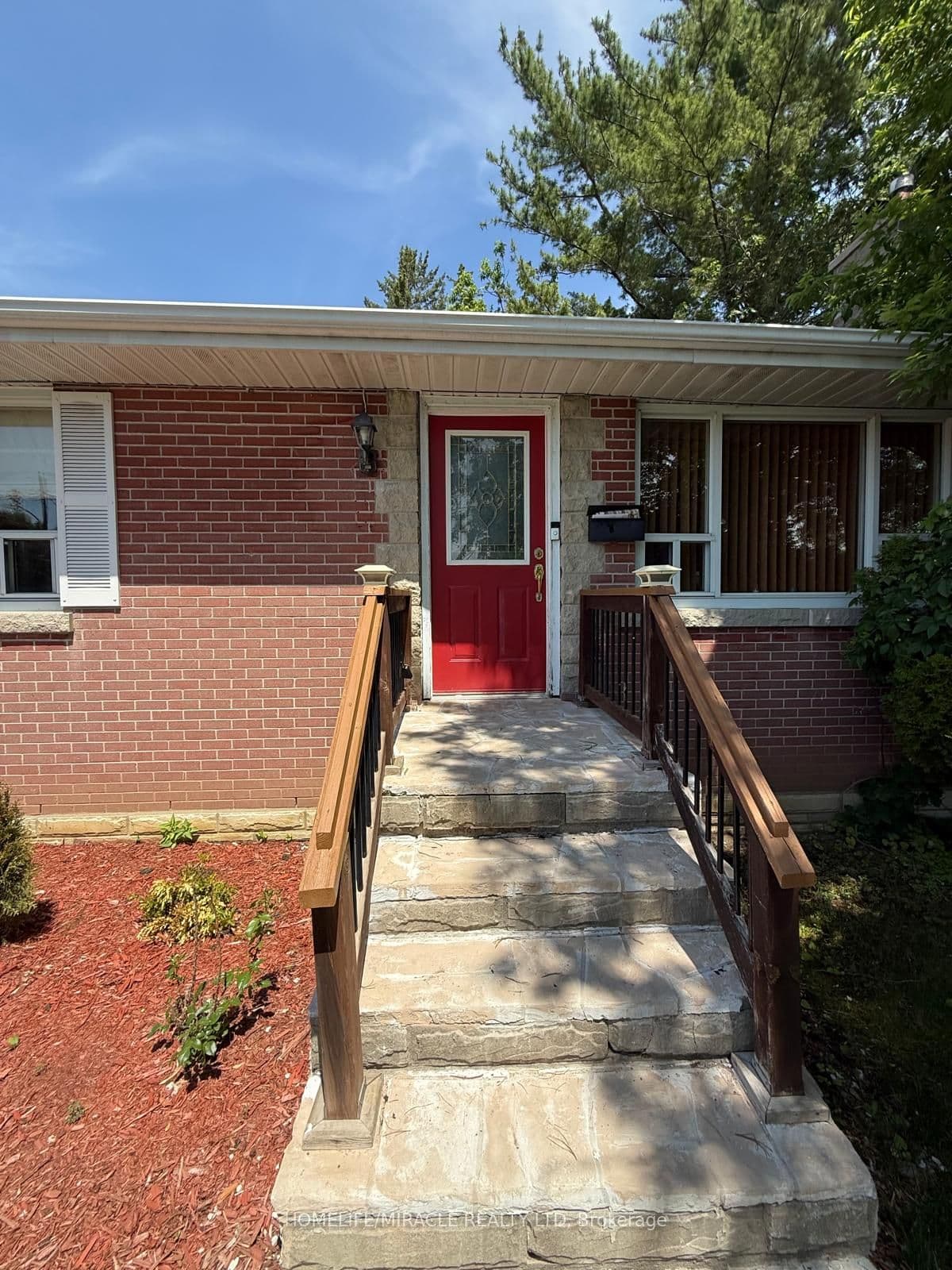 88 Crestview Avenue — photograph 4