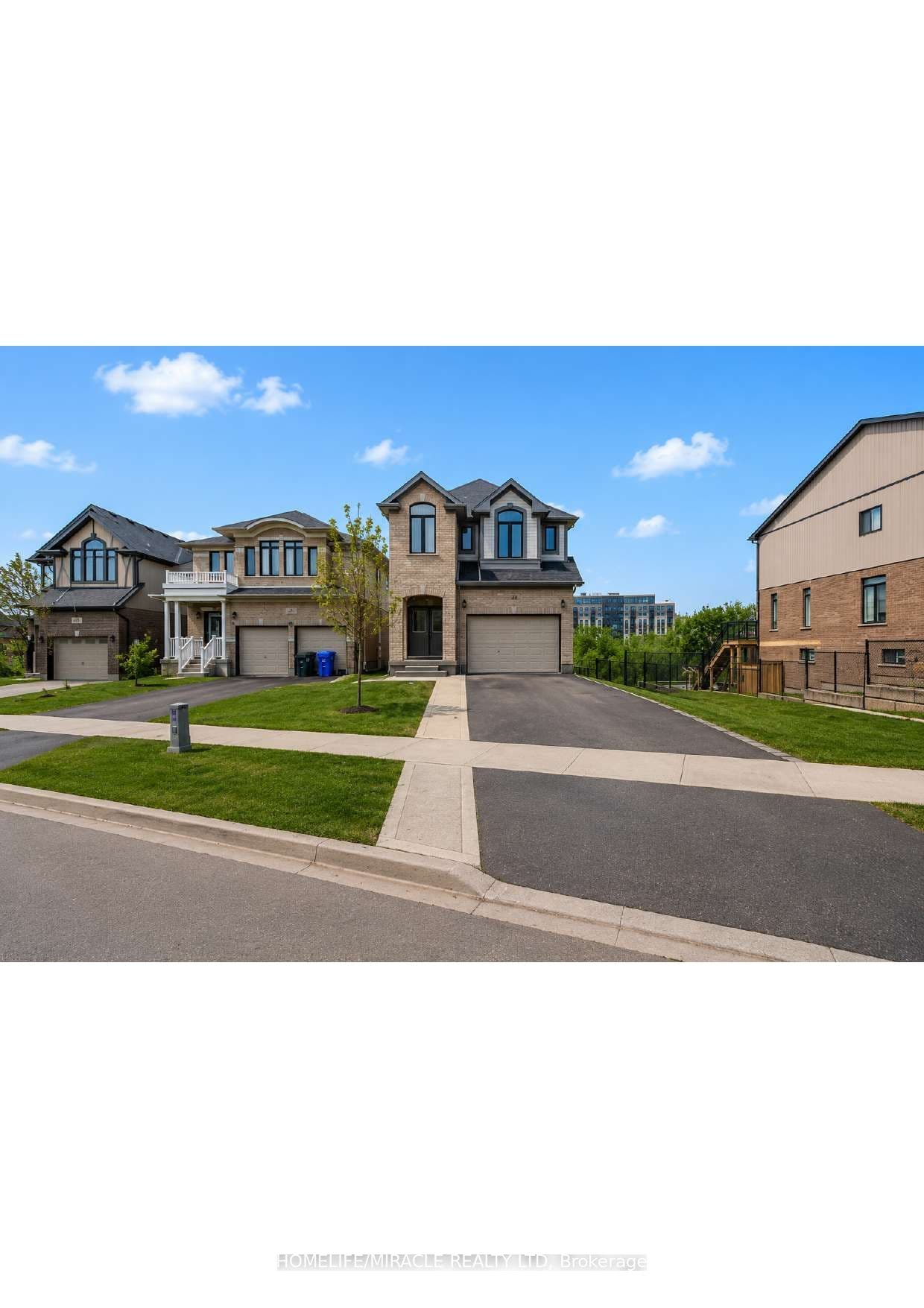 39 Everton Drive — photograph 2