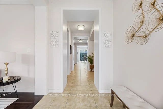 59 Apple Drive — photograph 5