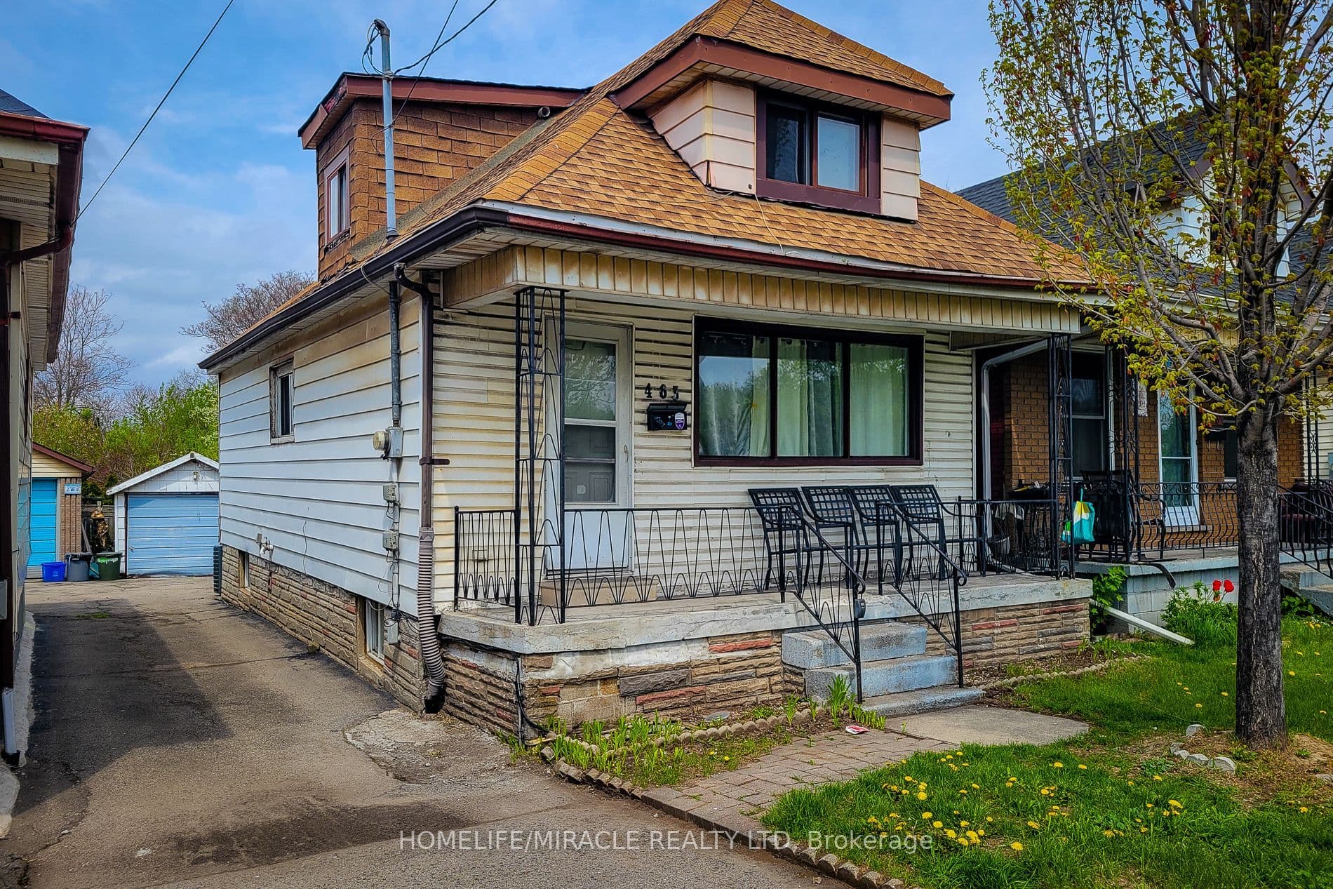 463 Wellington Street — photograph 3