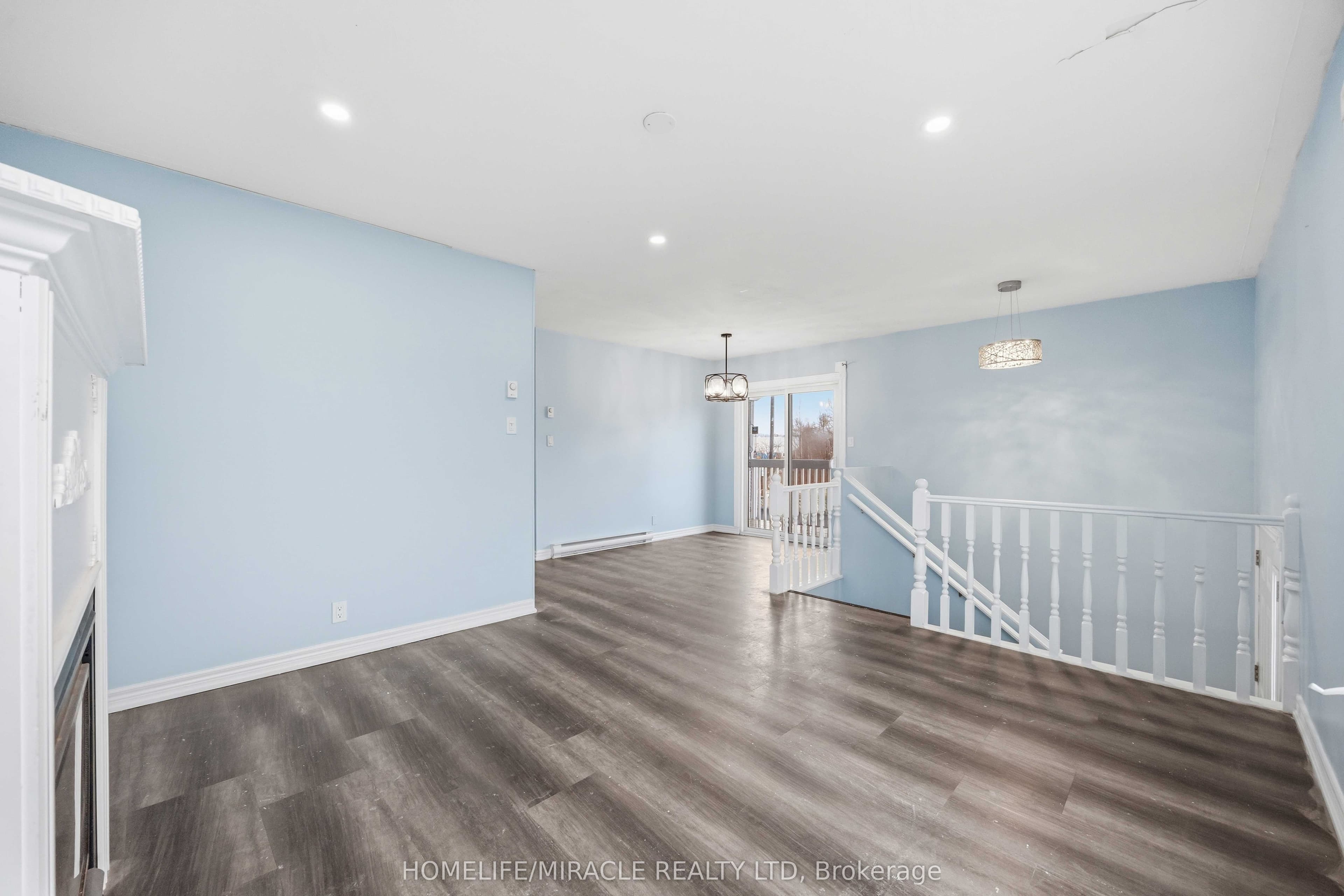 839 Mountain Ash Road — photograph 5