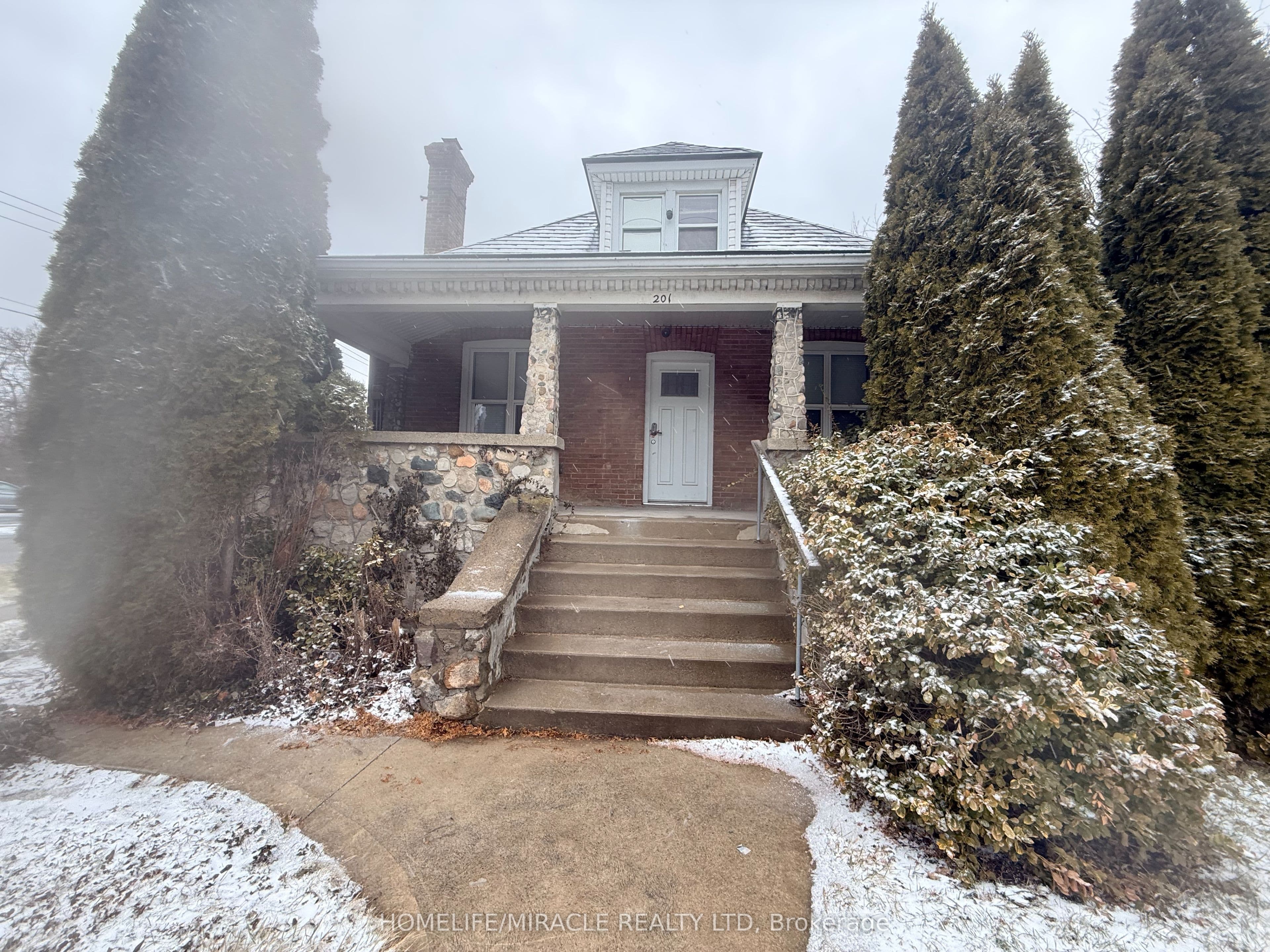 201 Grand Avenue — featured photograph