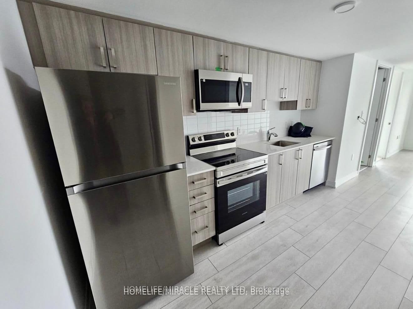 556 Marlee Avenue #328 — photograph 4