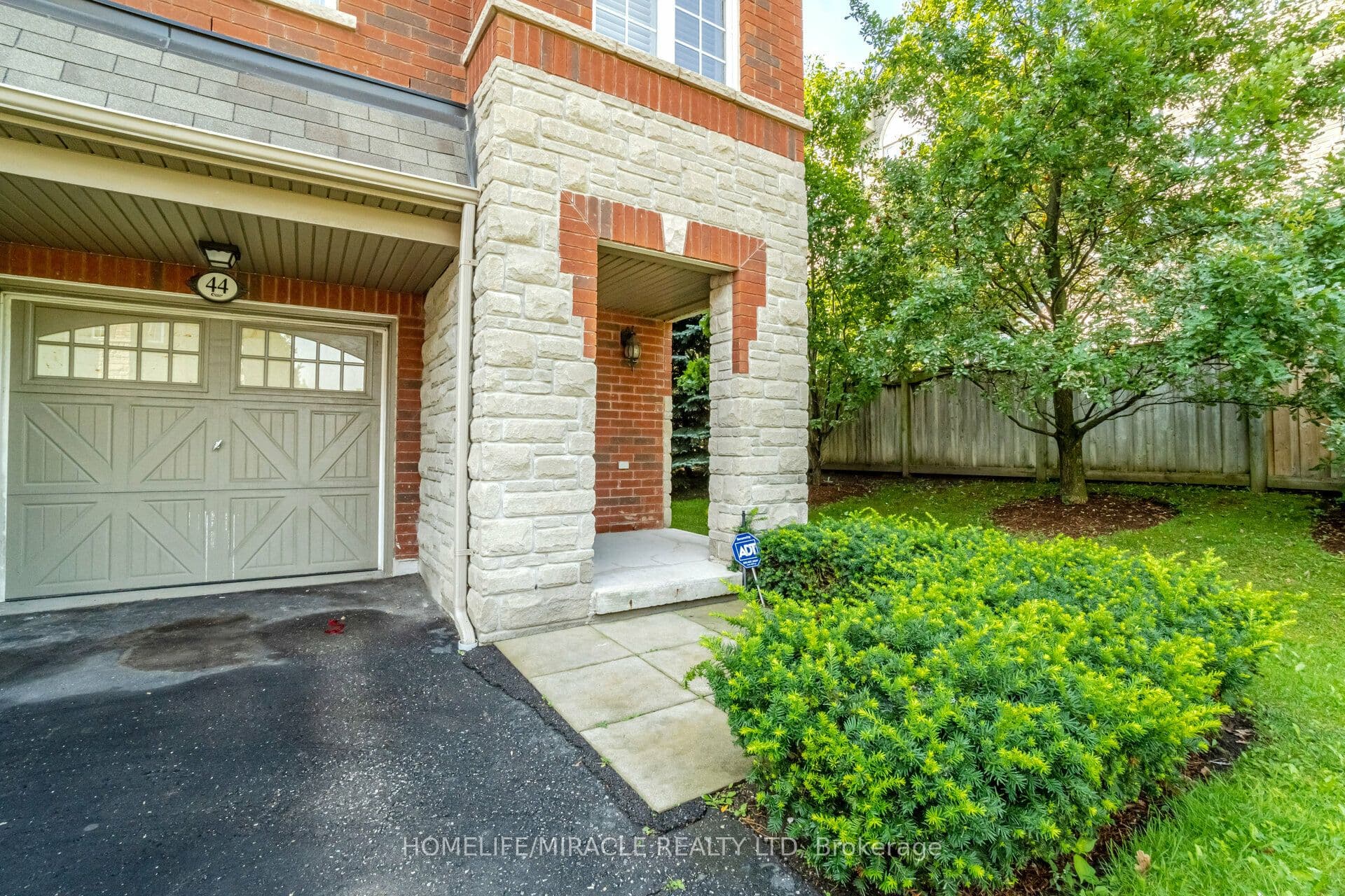 1701 Finch Avenue #44 — photograph 4