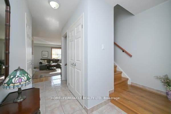 121 Falconer Drive #27 — photograph 4
