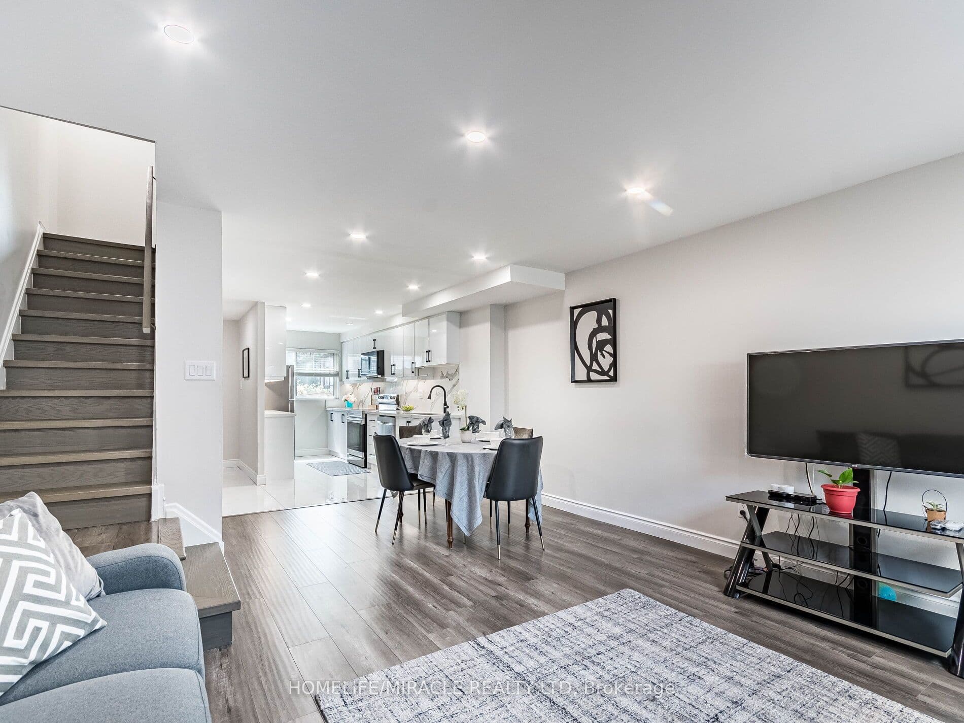 180 Mississauga Valley Boulevard #124 — featured photograph