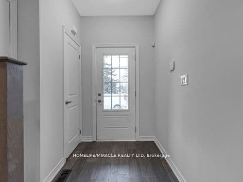 32 Vickers Road — photograph 4