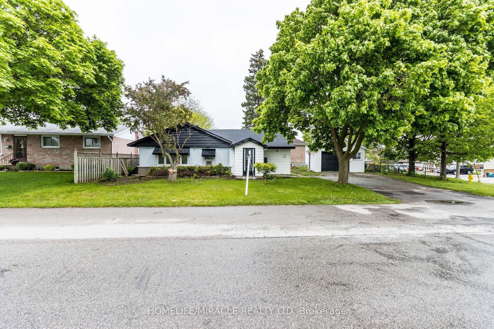 15 Spiers Crescent — photograph 2
