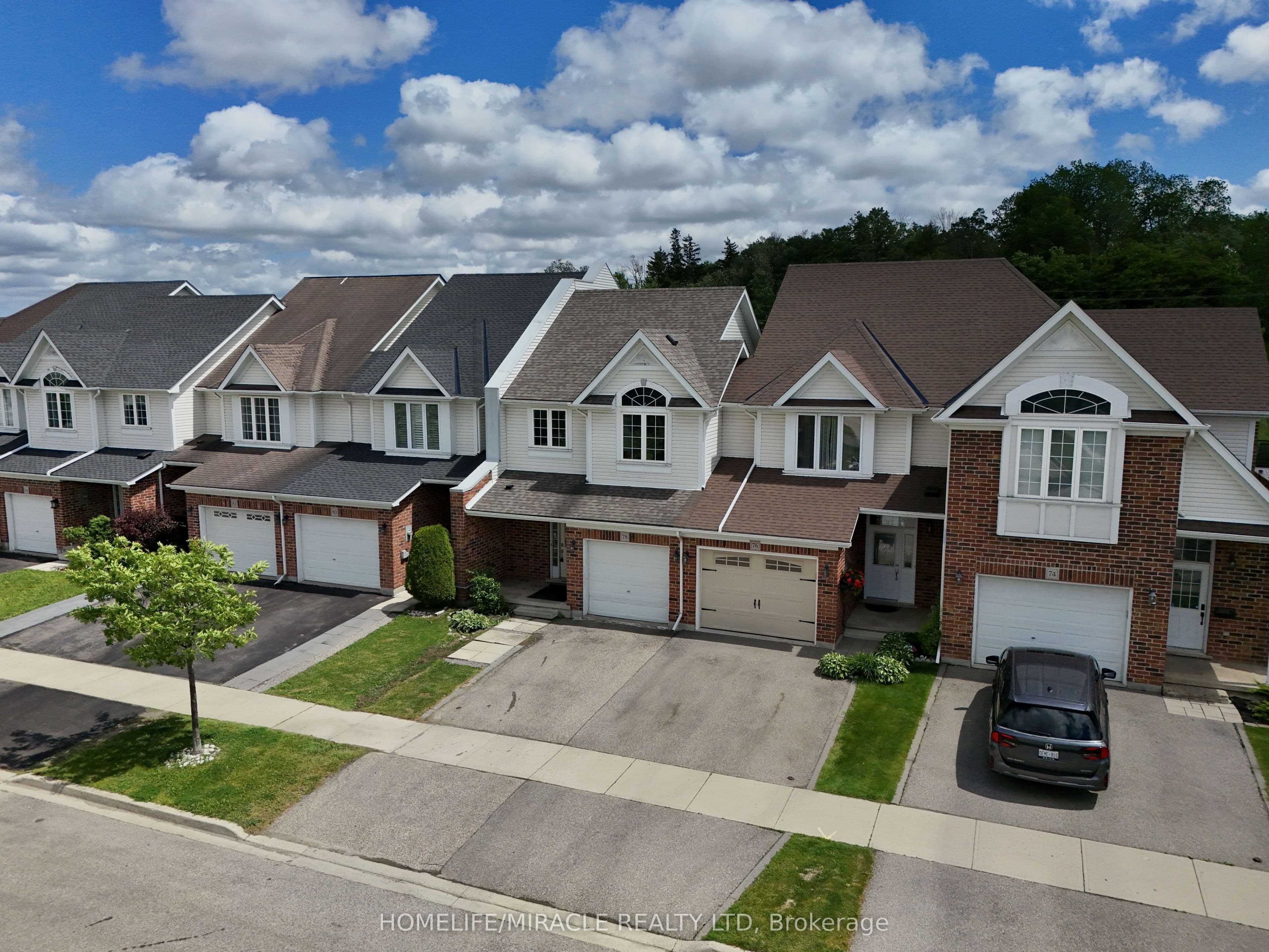78 Colton Circle — photograph 2