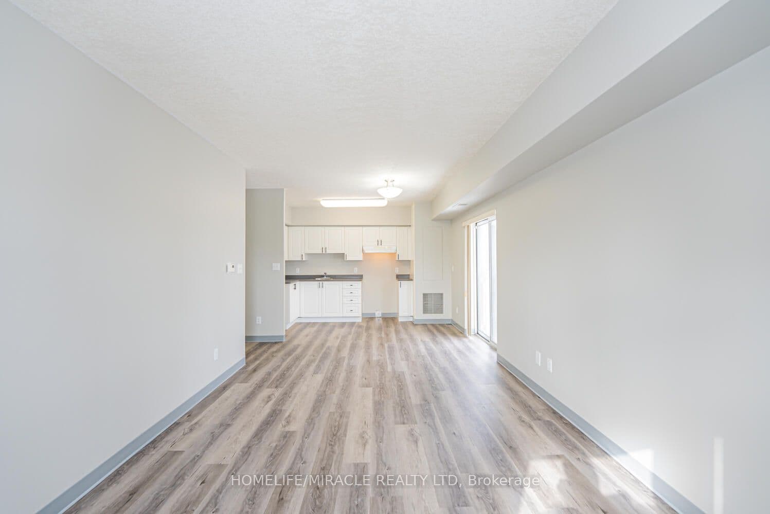 274 Erb Street #610 — photograph 3