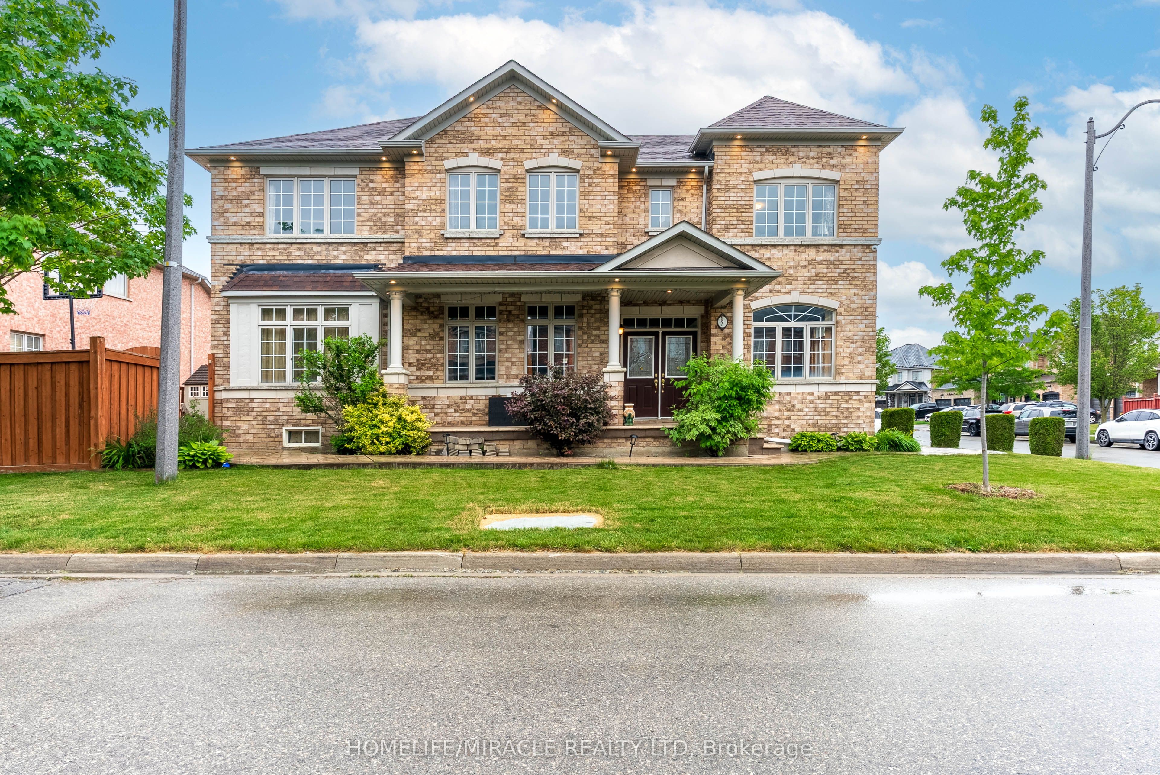 9 Peridot Road — featured photograph