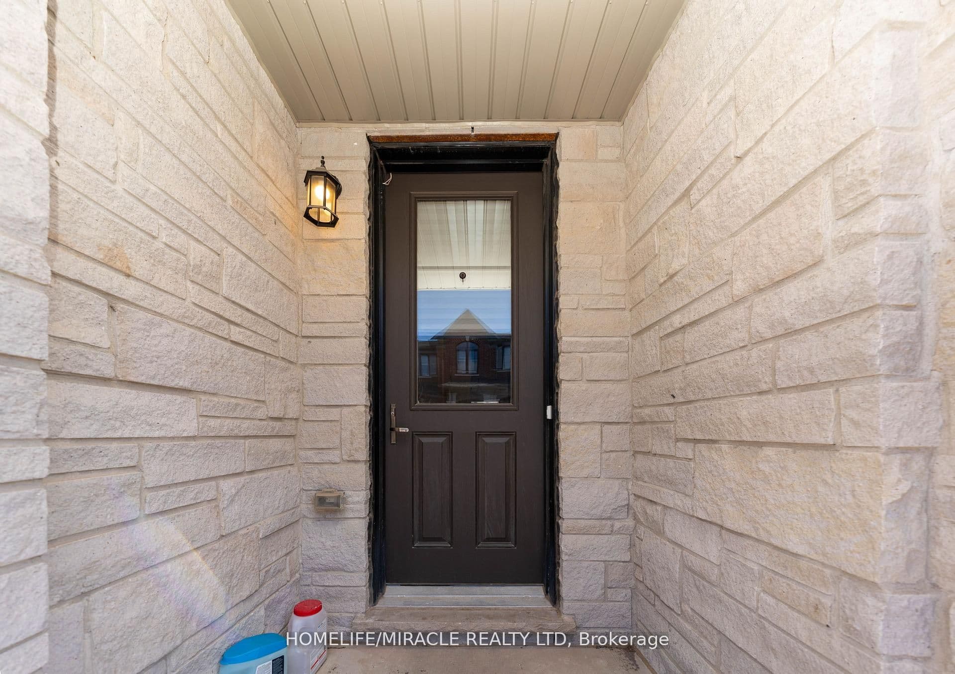 1420 Oakmont Common — photograph 3