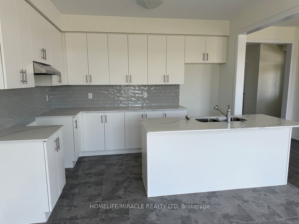 40 Turnbull Drive — photograph 3