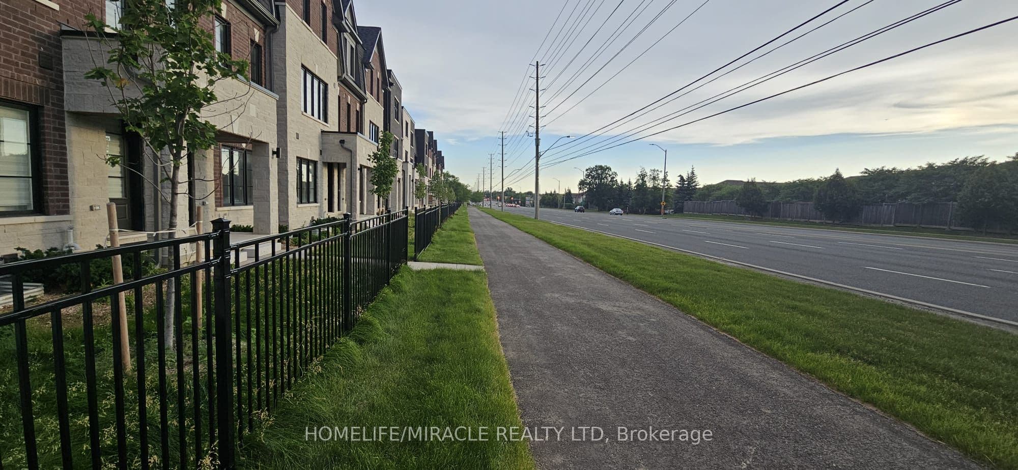 5911 Saigon Street — photograph 2