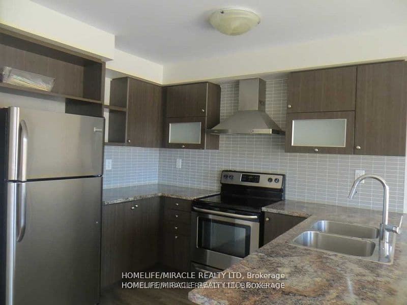 142 Golden Springs Drive — photograph 4