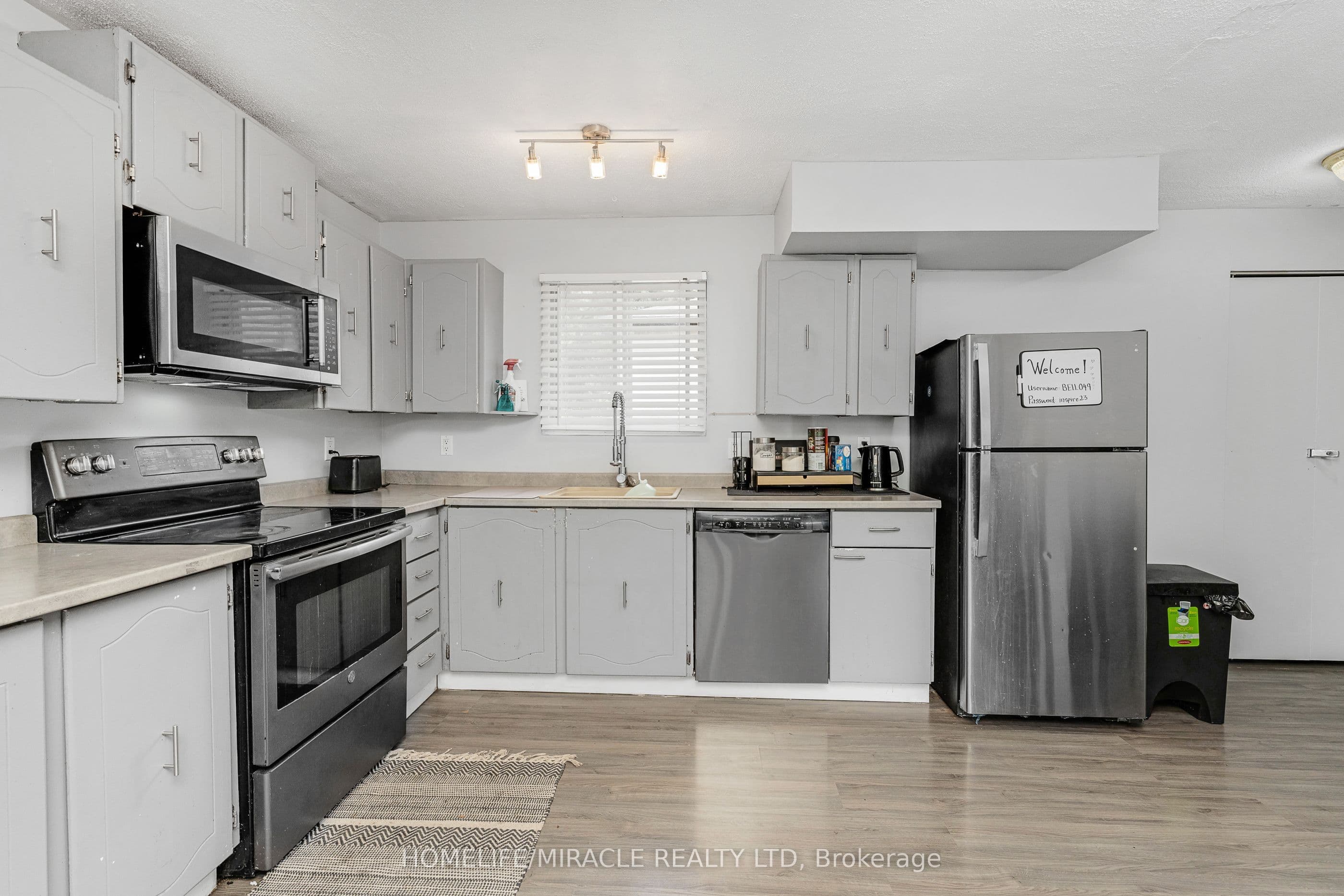 1180 Heathfield Court — photograph 4