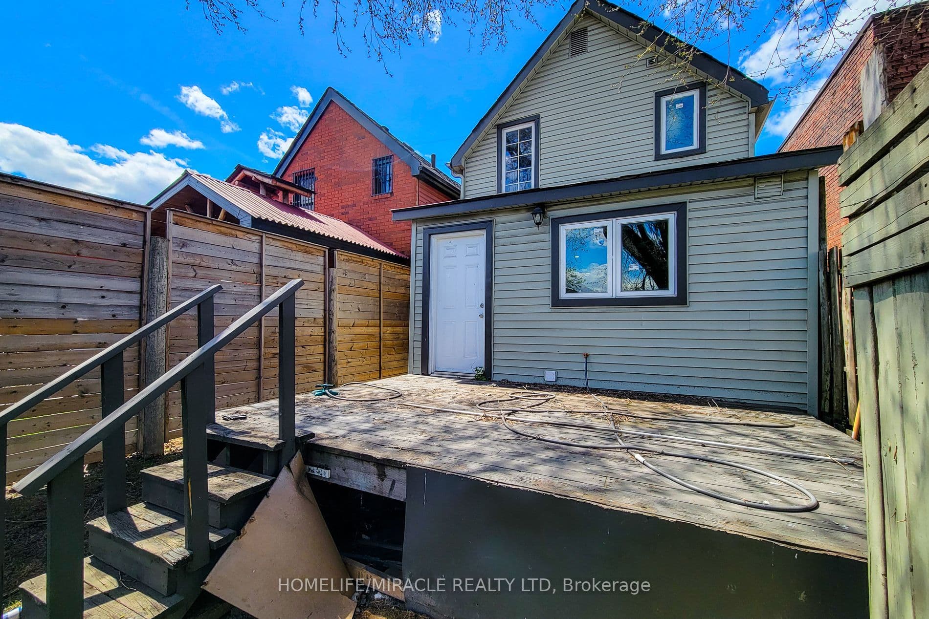 334 Gage Avenue — photograph 4