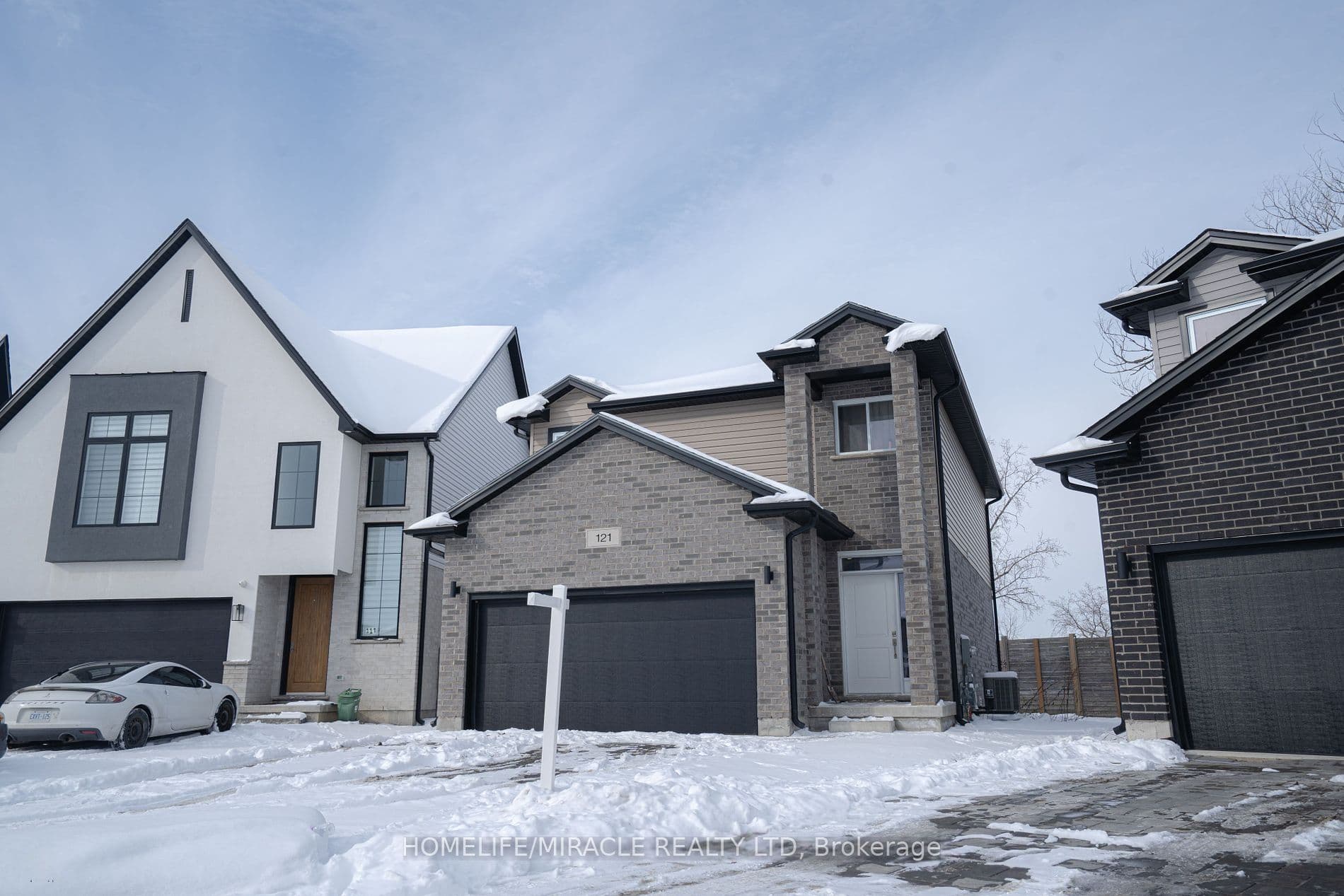 121 Marconi Court — photograph 5