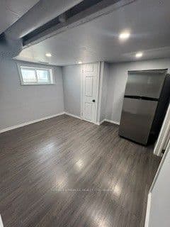 182 Bloor Street — photograph 3