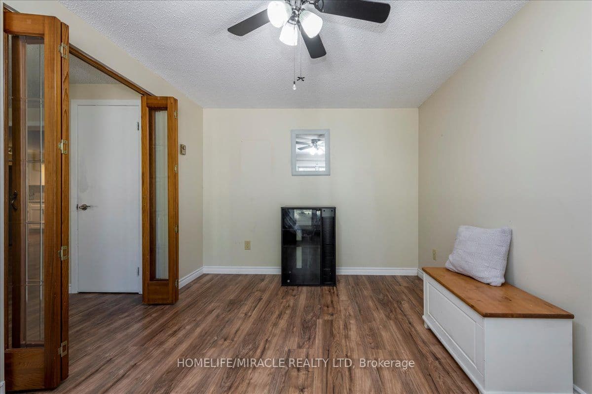 1 Tecumseth Pines Drive — photograph 3