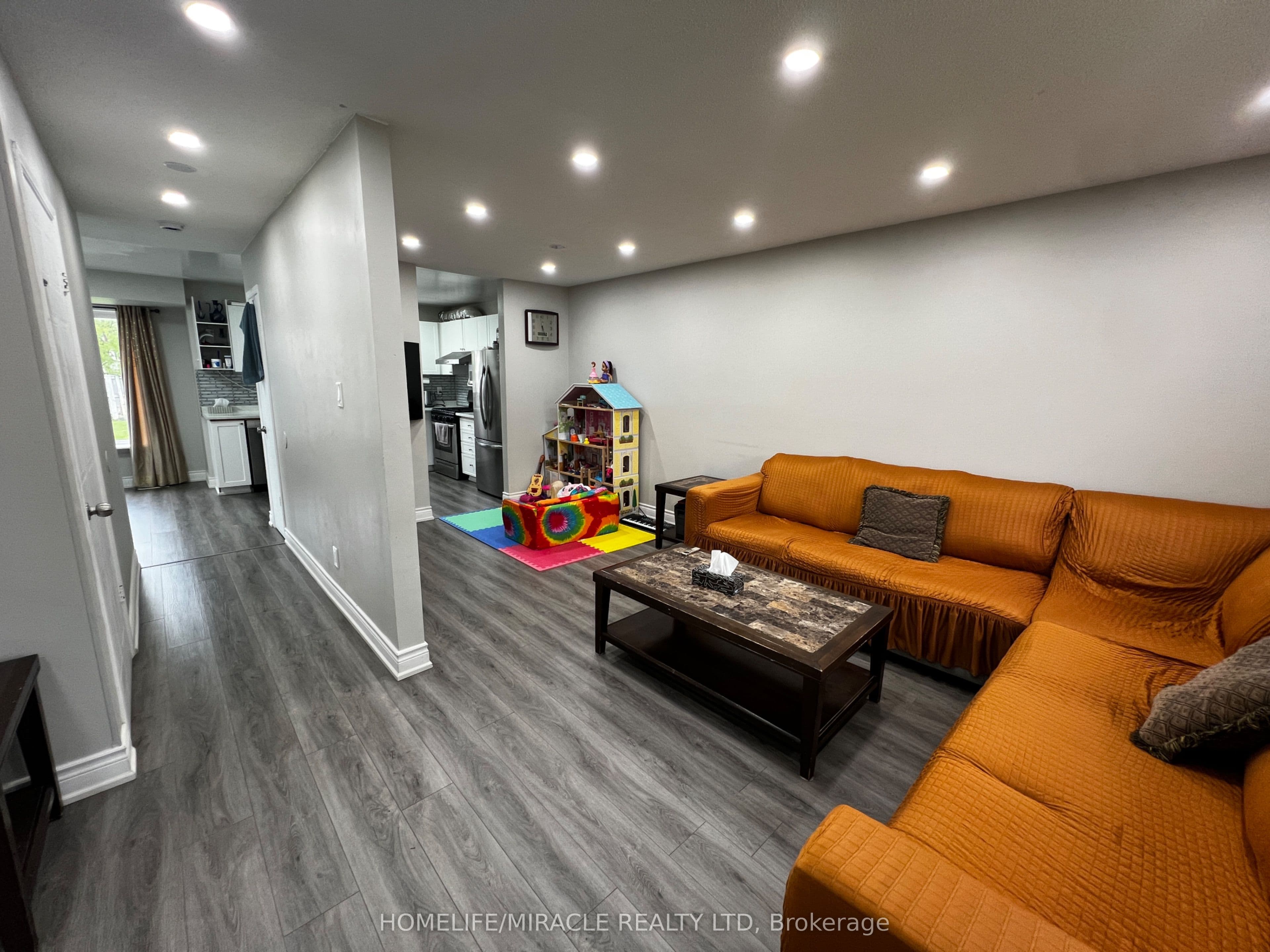 14 Moreau Crescent — photograph 5