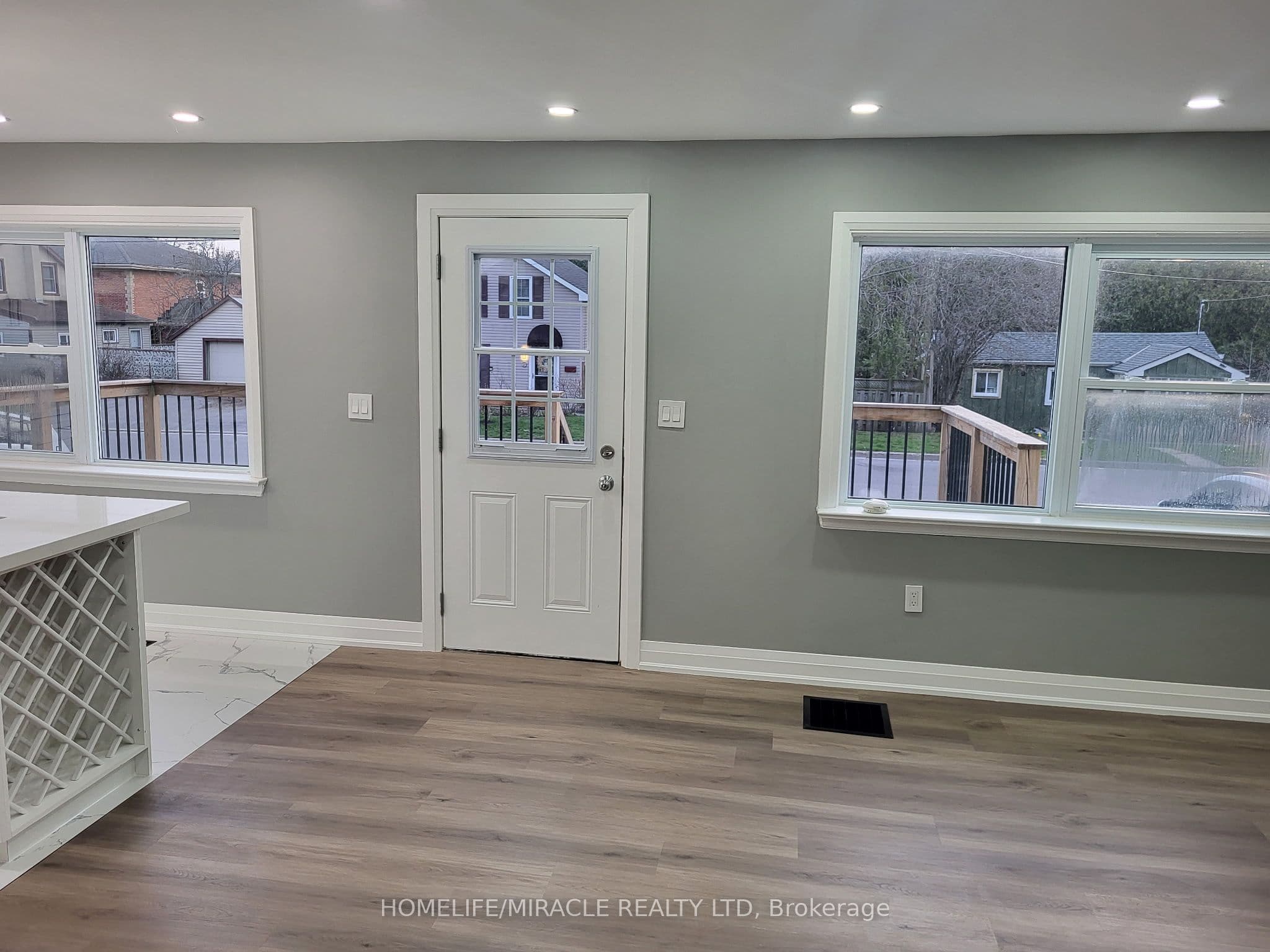 254 Margaret Street — photograph 4