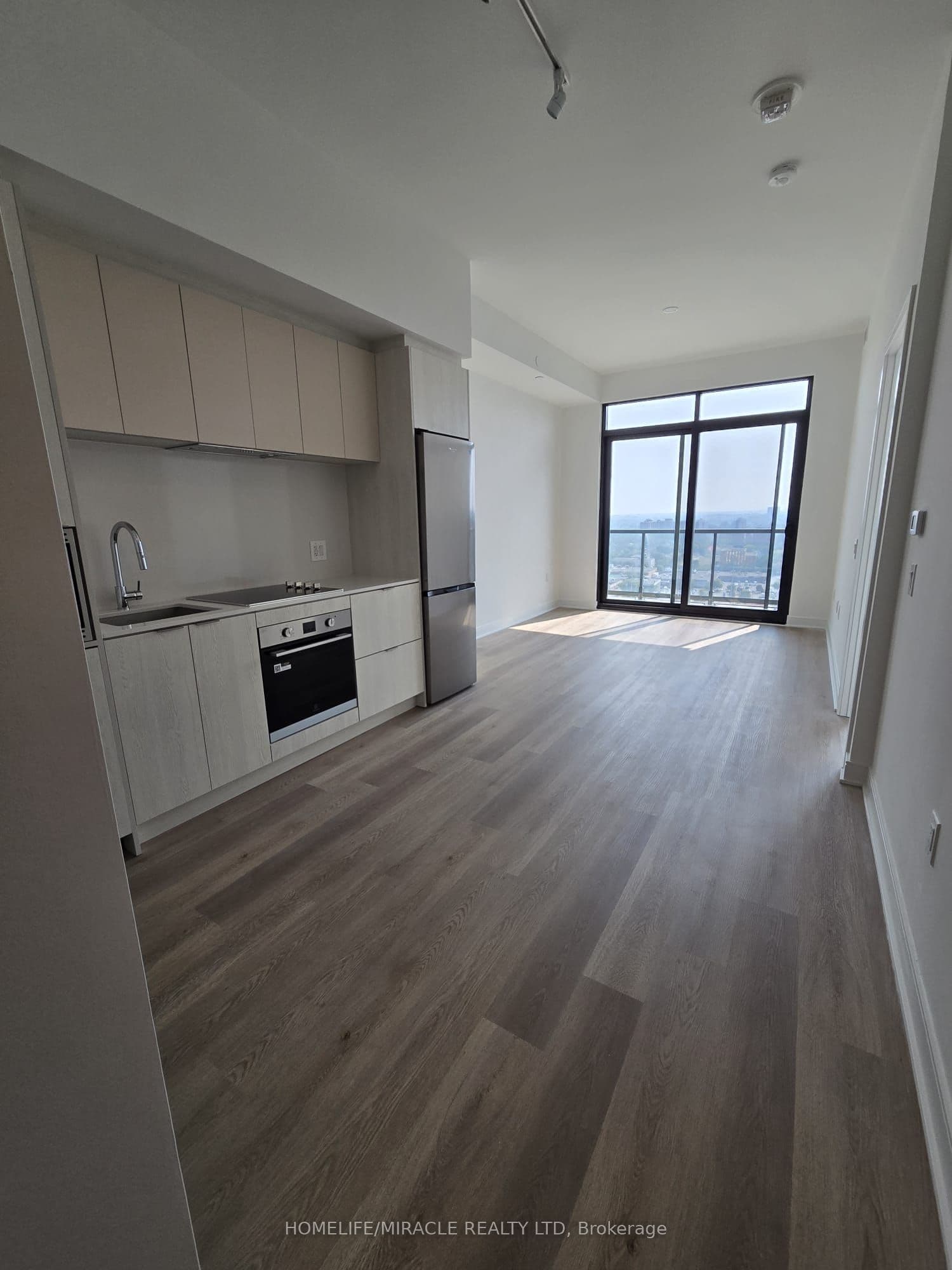 86 Dundas Street #1715, Mississauga