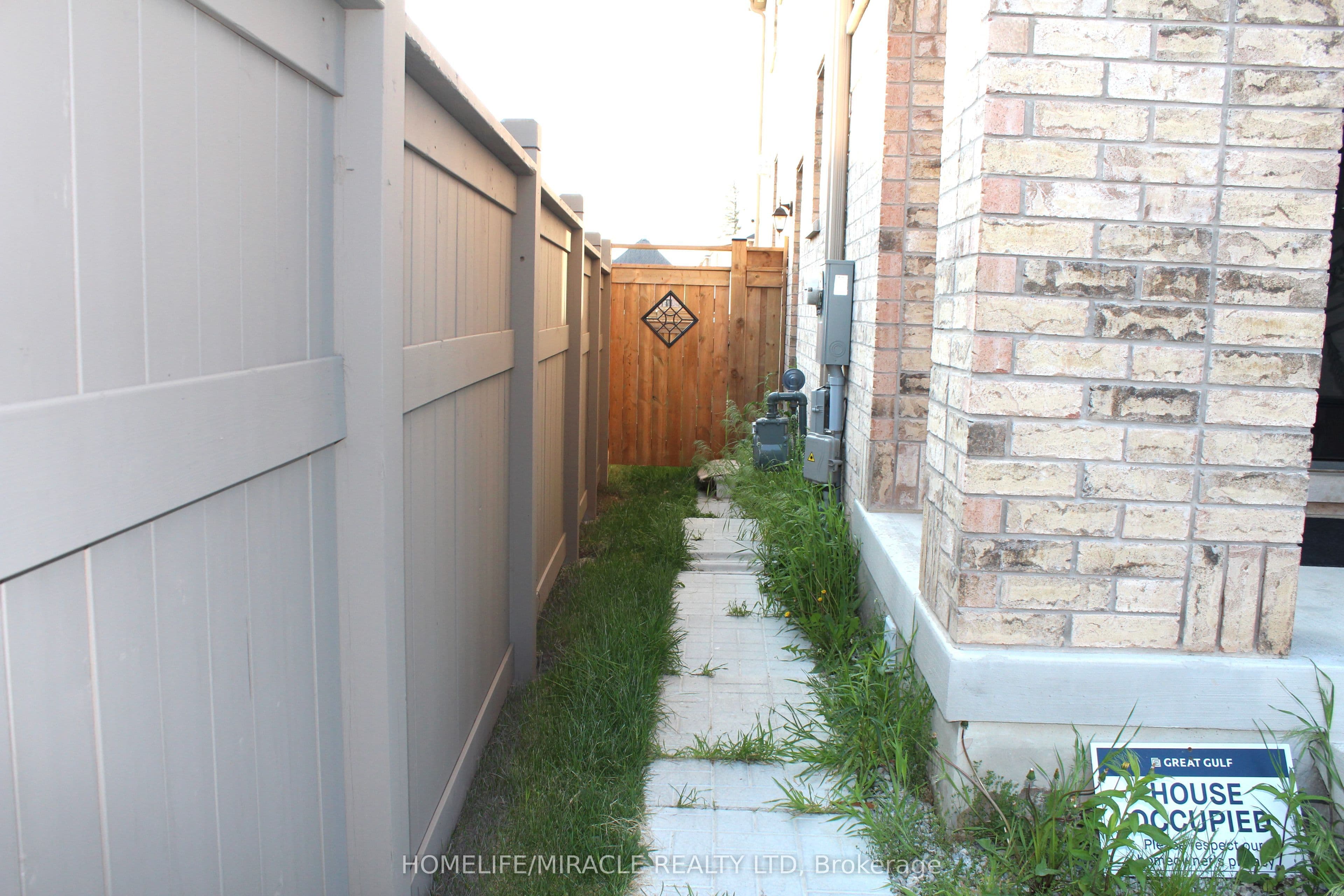 35 Merrimac Drive — photograph 3