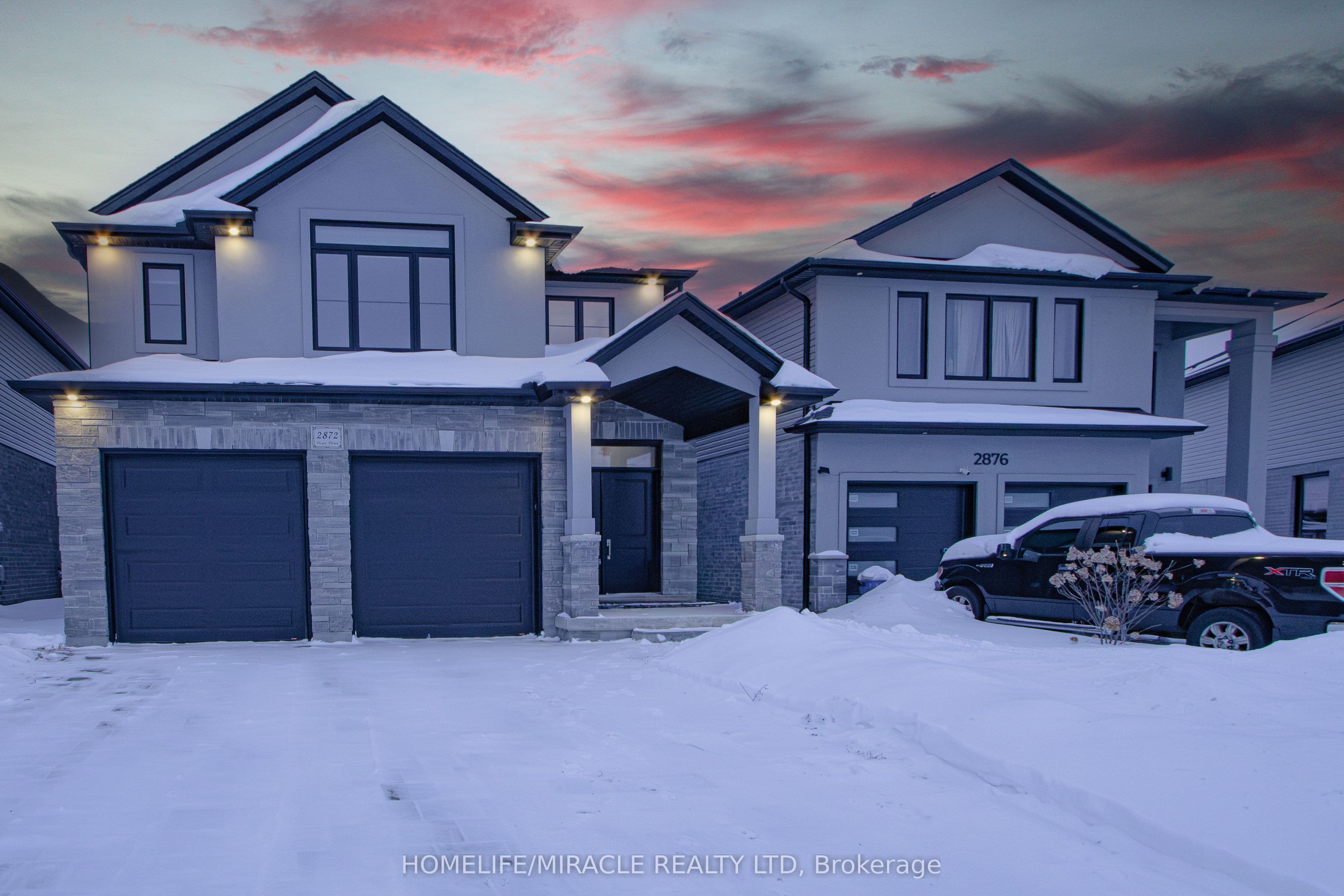 2872 Doyle Drive — photograph 2