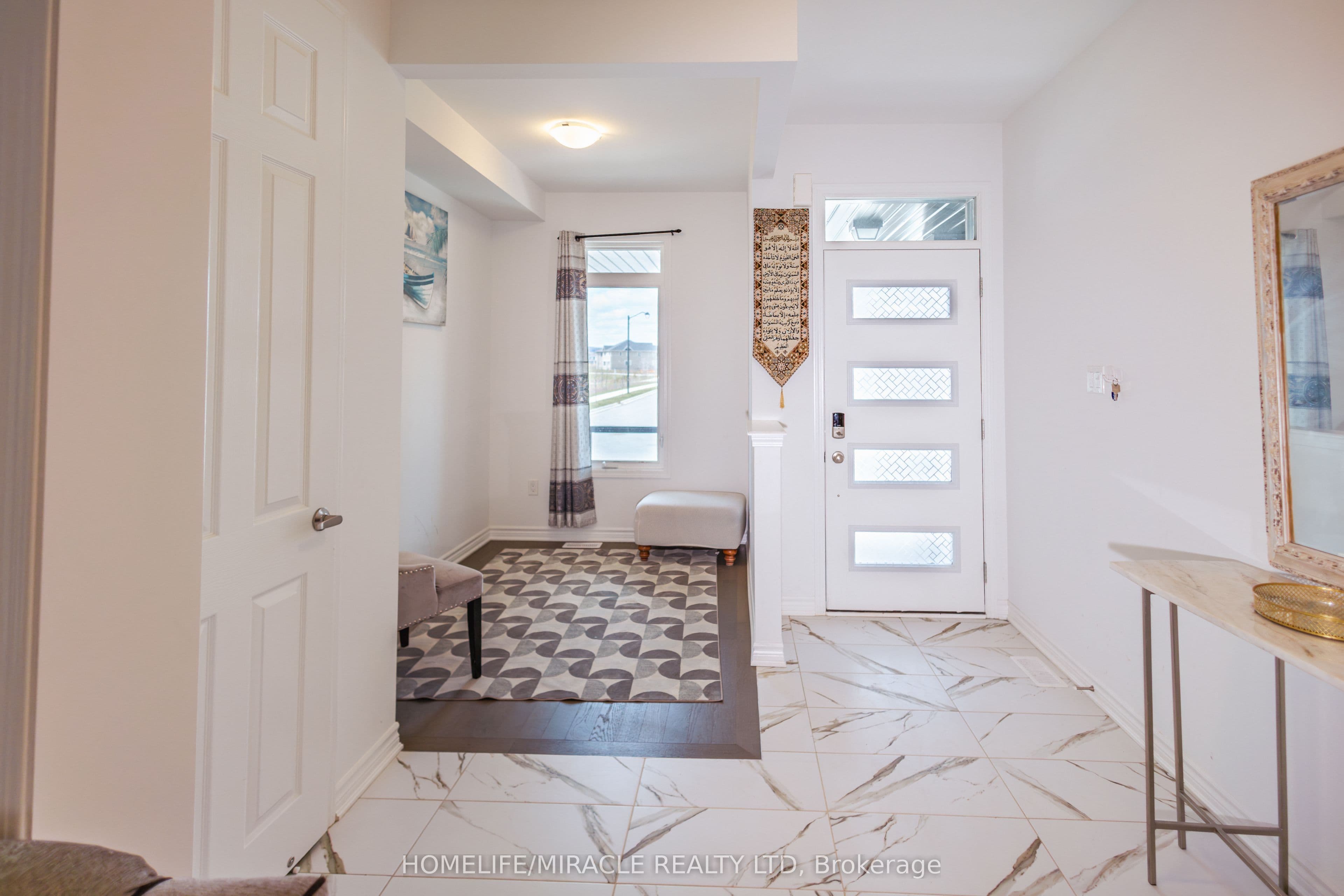 349 Marigold Court — photograph 4