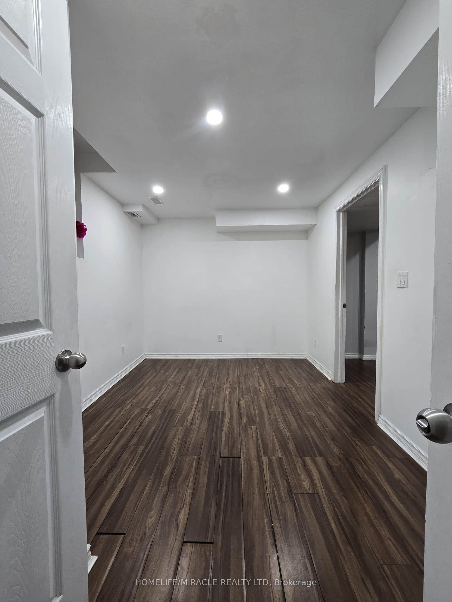 21 Chalkfarm Crescent #Basement — photograph 3