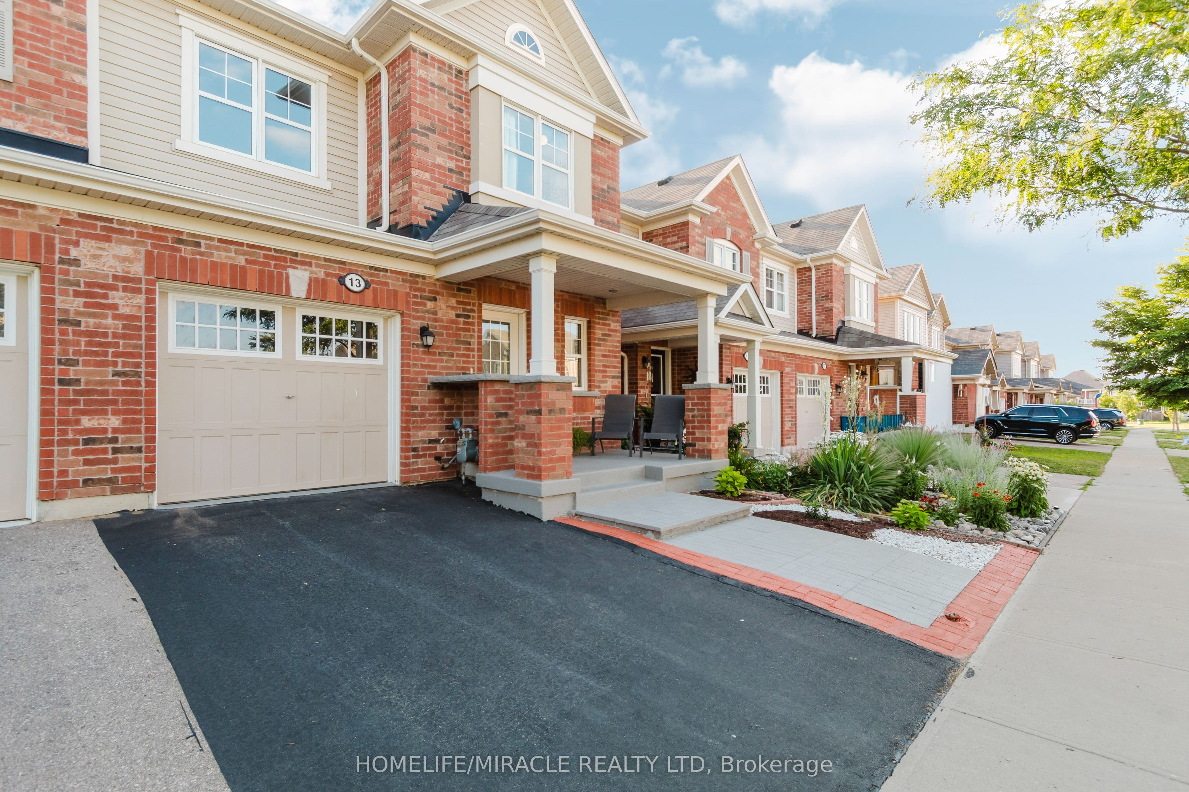 13 Arbourview Crescent — photograph 4