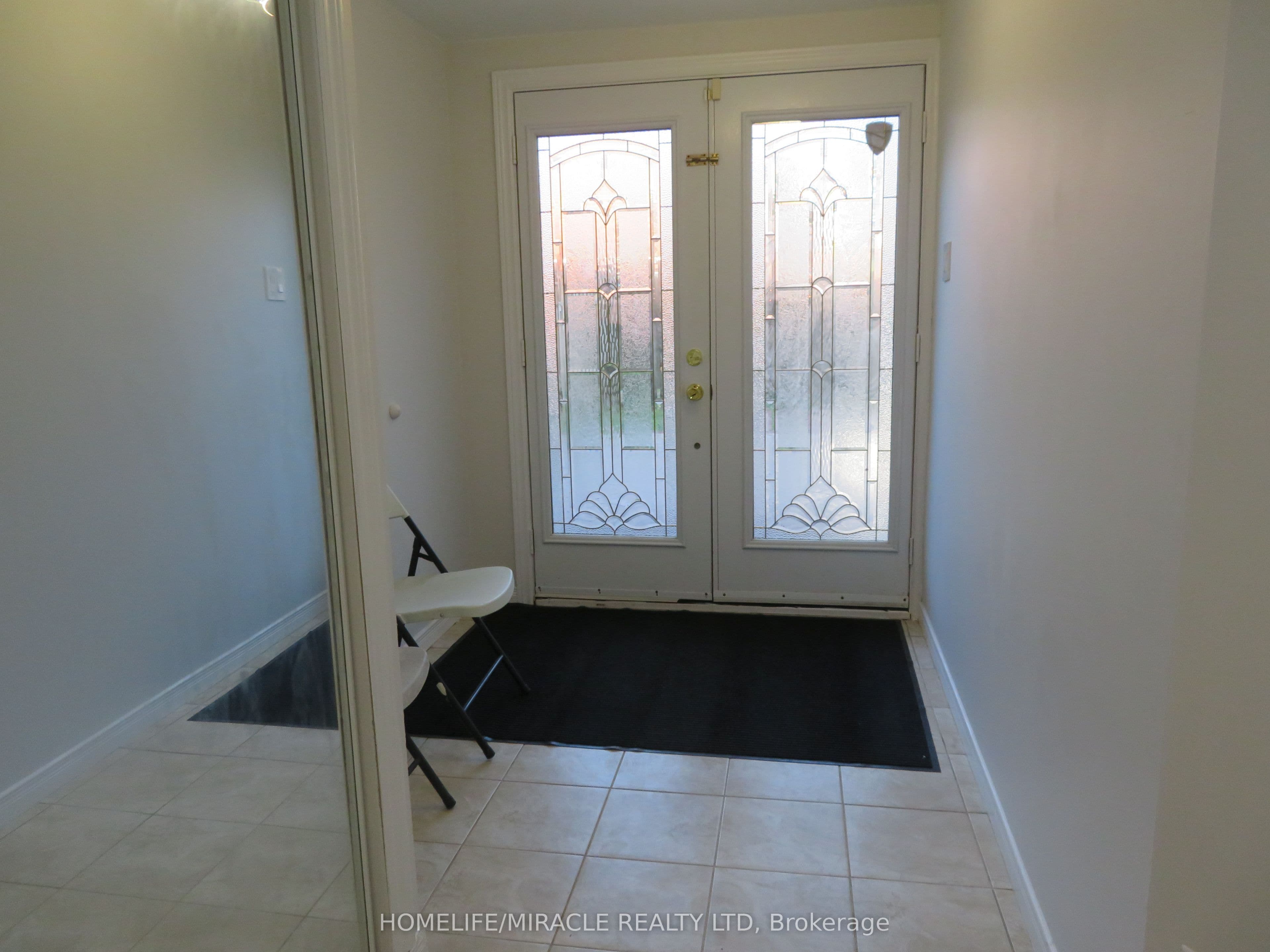 10 Pine Bough Manor — photograph 2