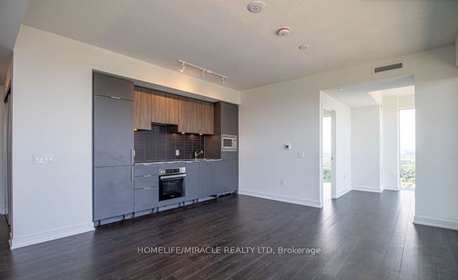 50 O'Neill Road #2704 — photograph 2