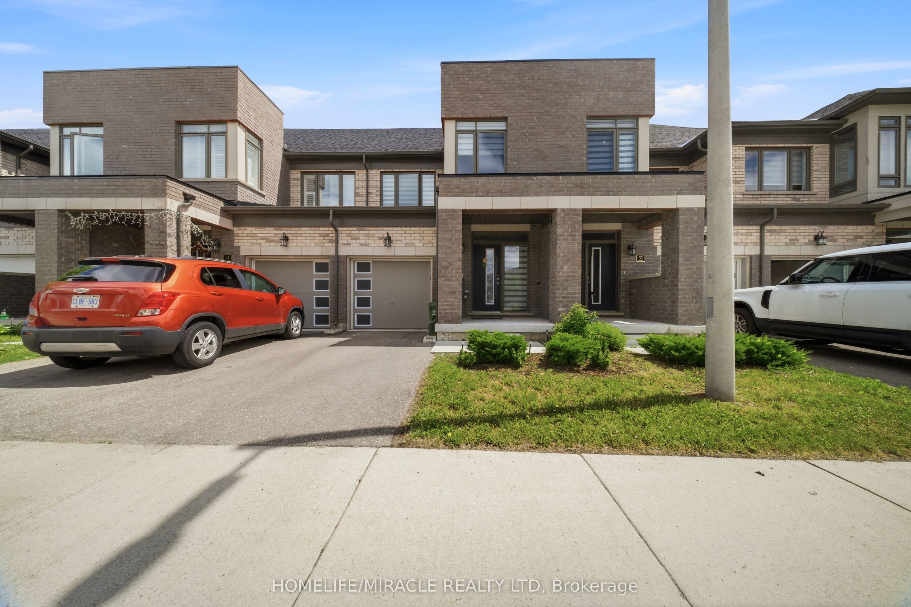 166 DEERPATH Drive #32 — featured photograph