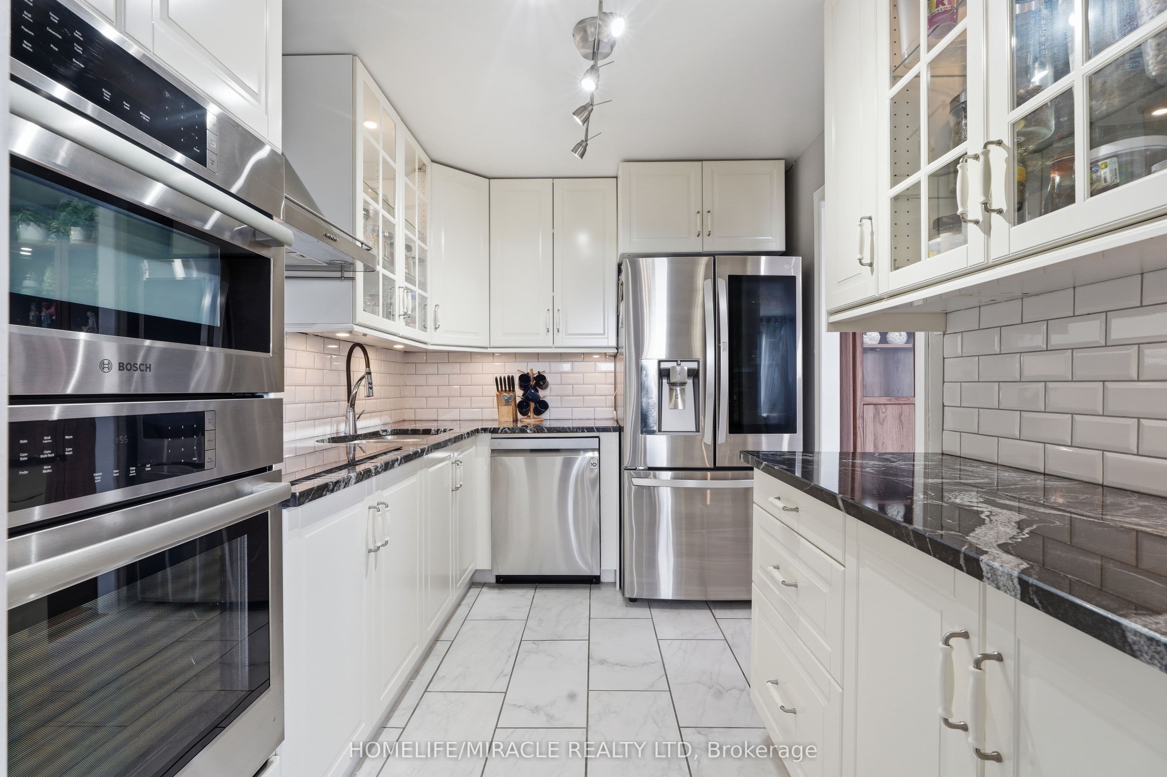 1100 Courtland Avenue #809 — featured photograph