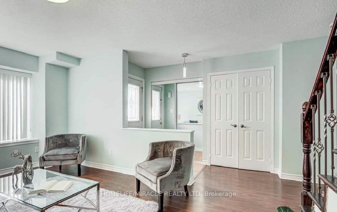 4200 Kingston Road #12 — photograph 3