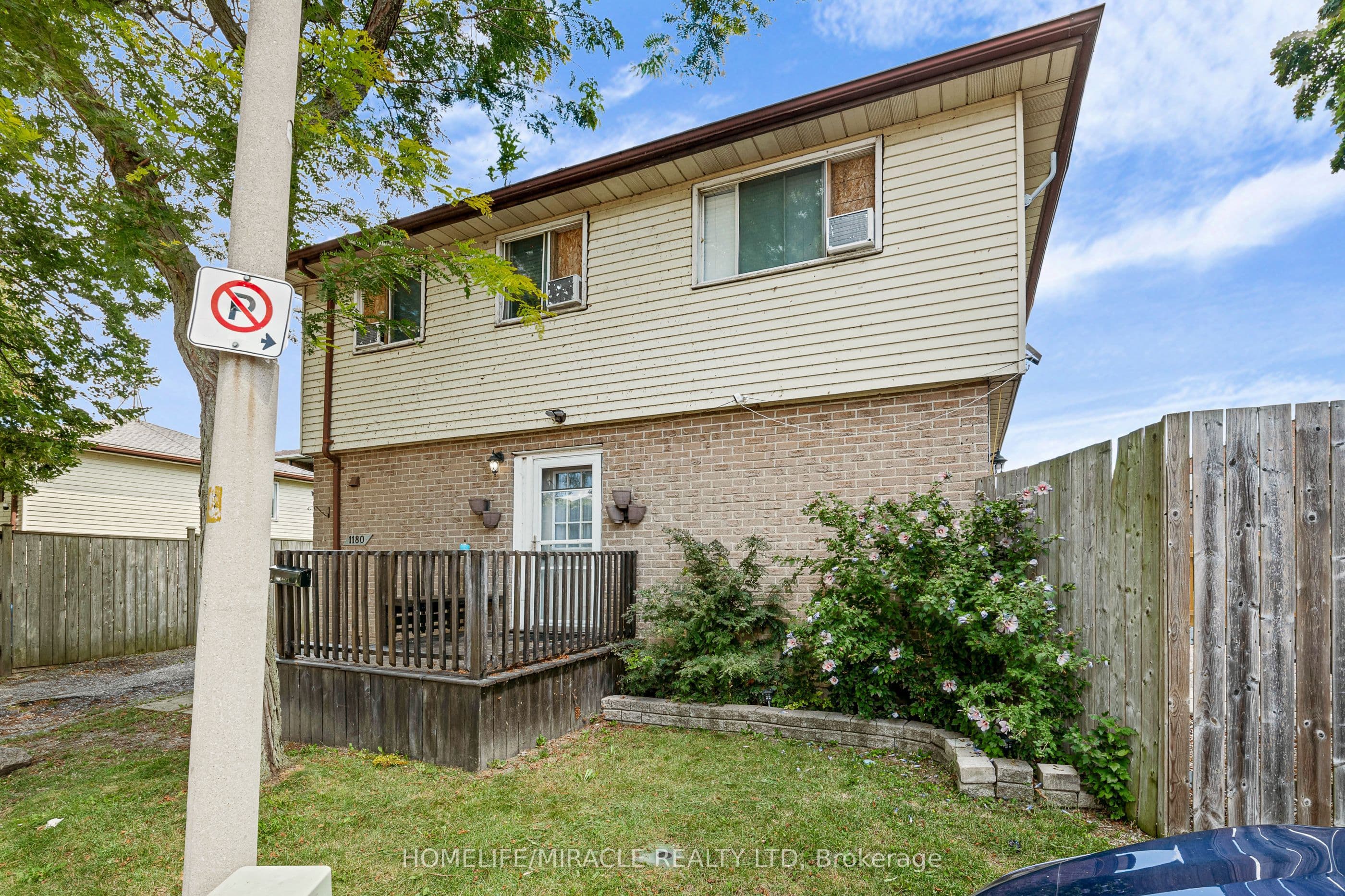 1180 Heathfield Court — photograph 3