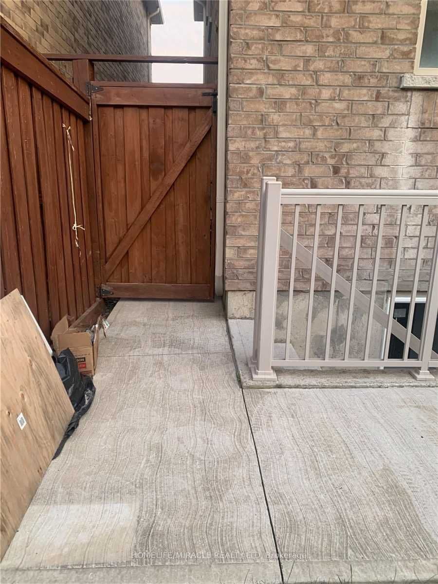 12 Bilby Street — photograph 3