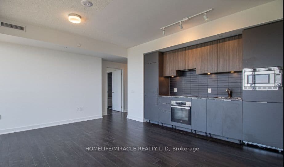 50 O'Neill Road #2704 — photograph 4