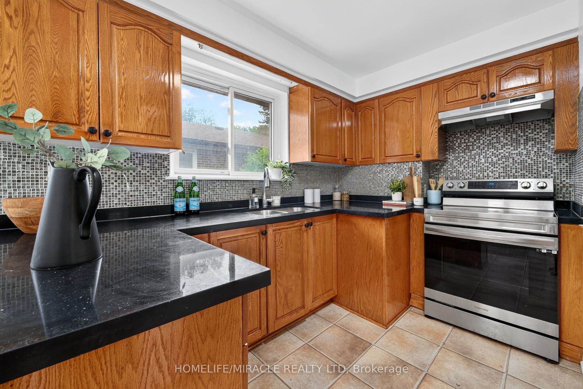 14 Marlena Drive — photograph 4