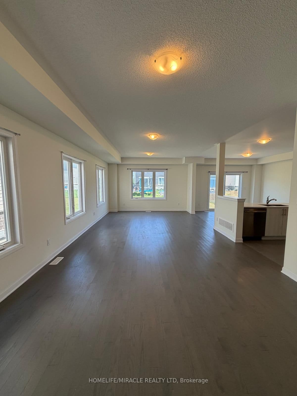 45 Golf Links Drive — photograph 5