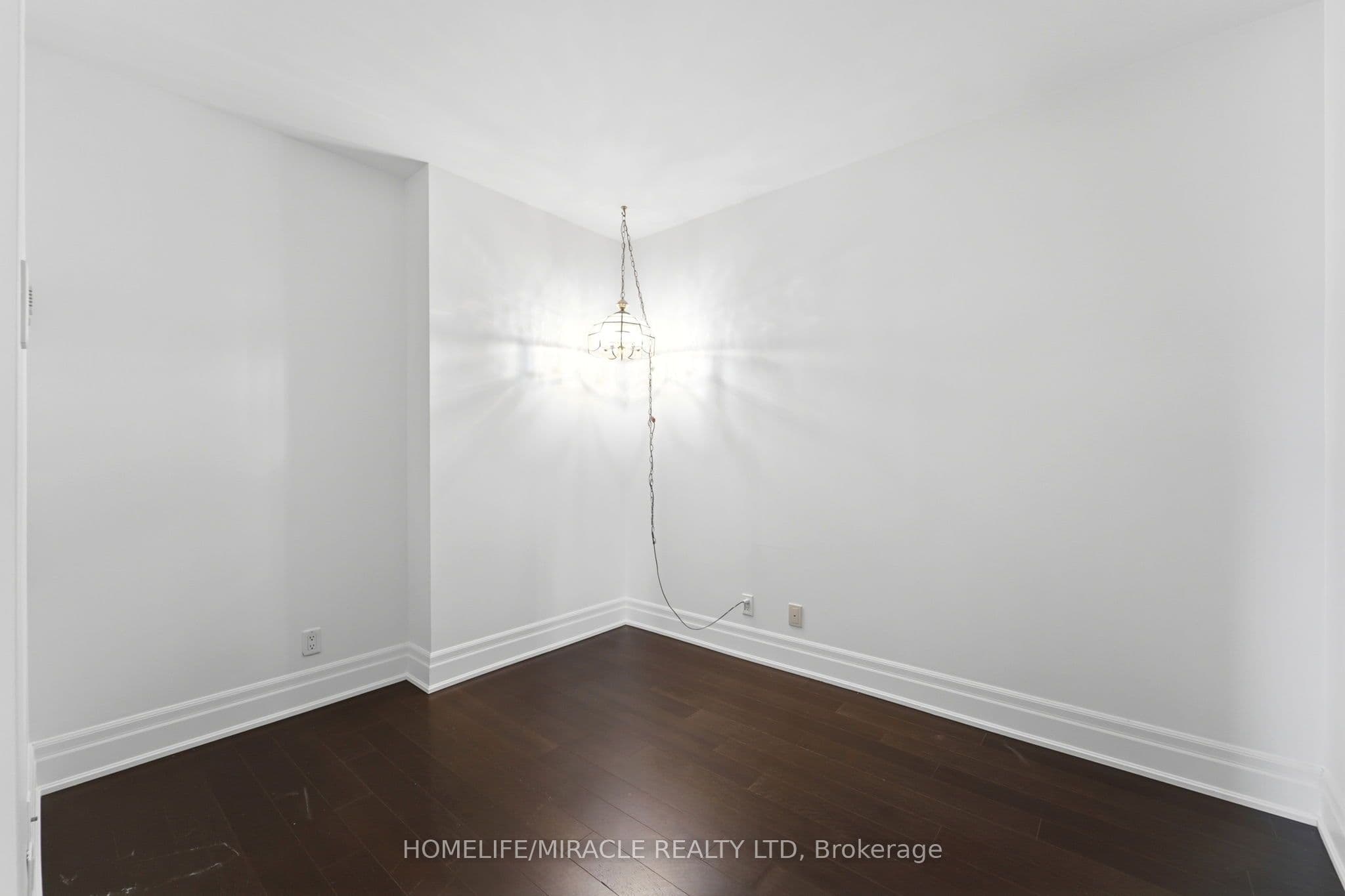 777 Steeles Avenue #LPH2 — photograph 3