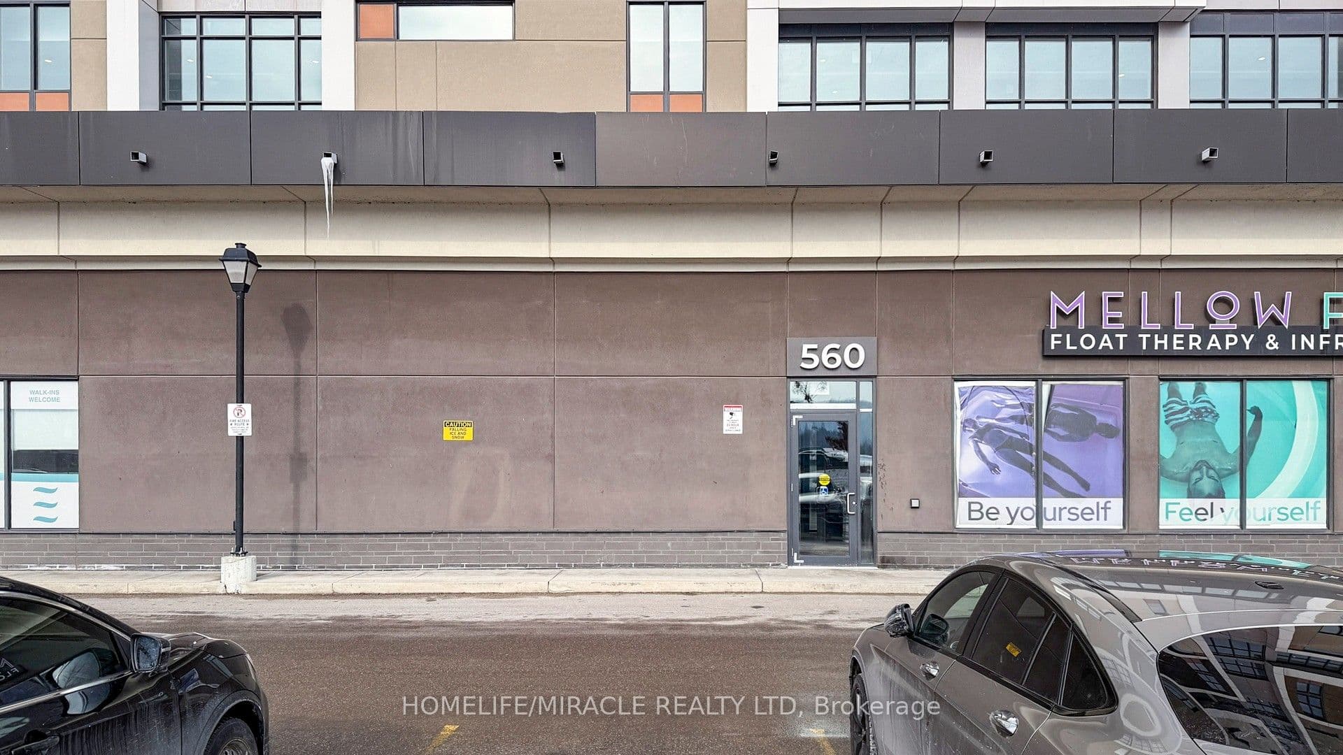 560 North Service Road #602 — photograph 3
